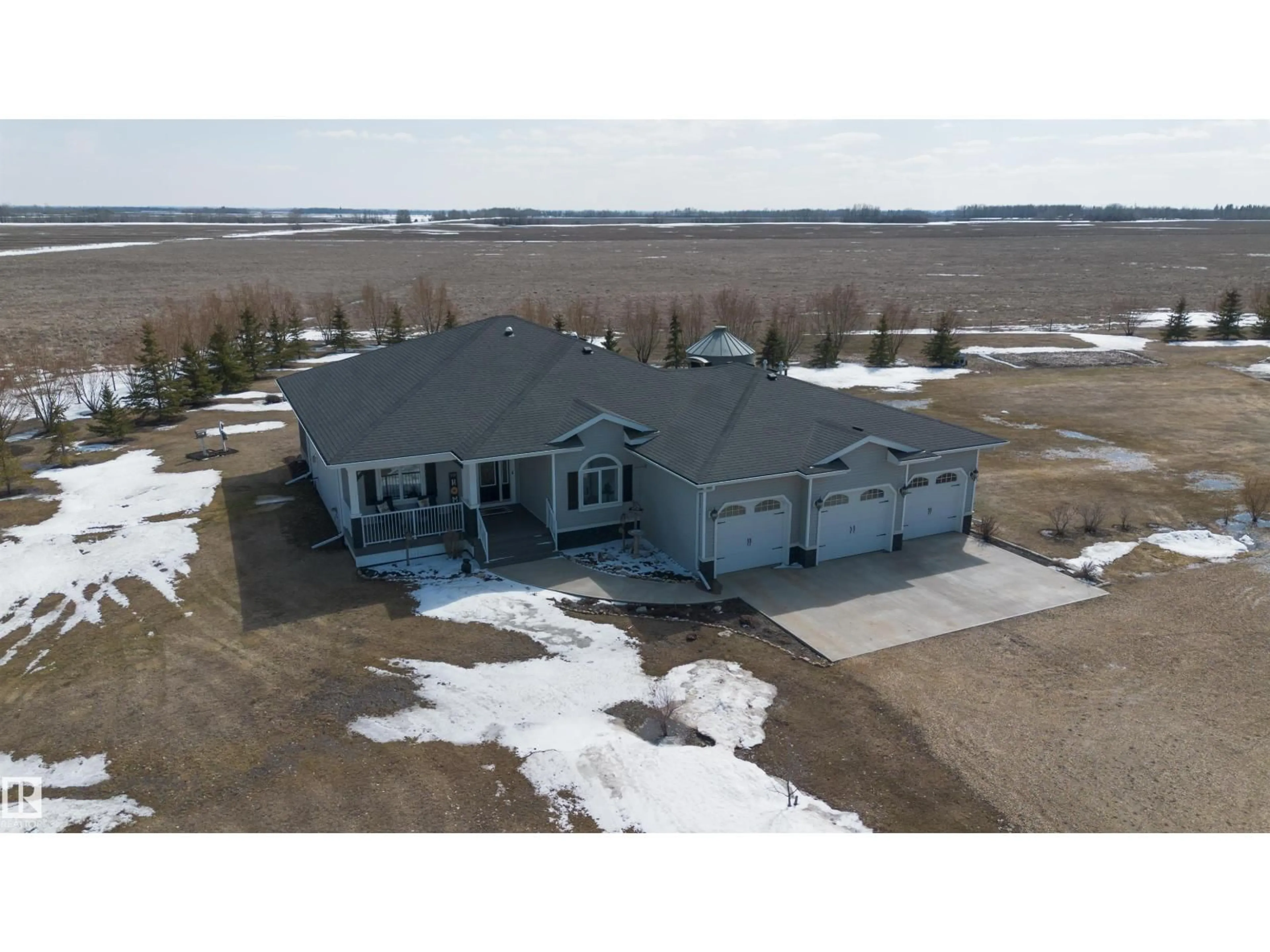 A pic from outside/outdoor area/front of a property/back of a property/a pic from drone, building for 25221 TWP ROAD 594, Rural Westlock County Alberta T7P2N9