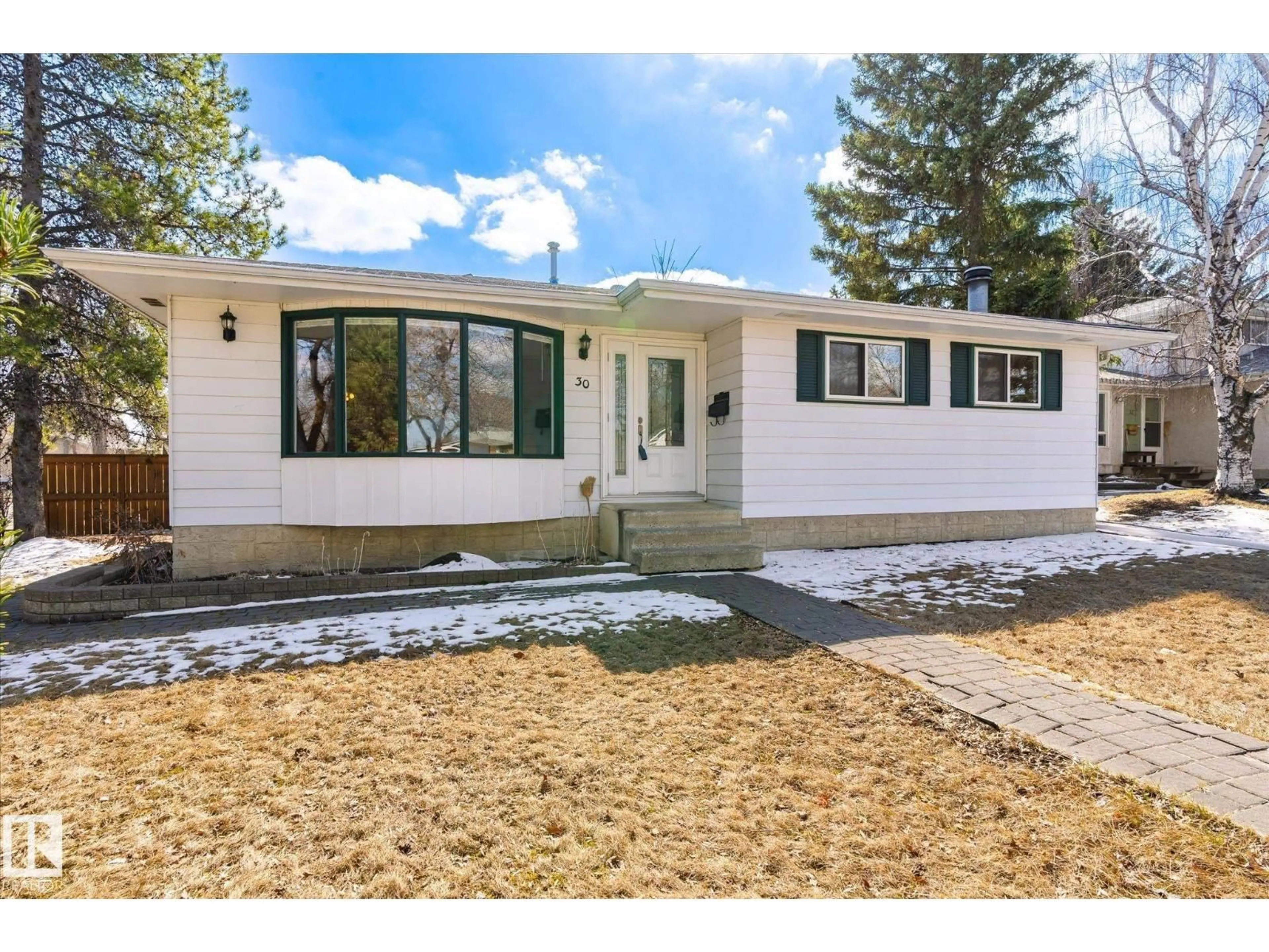 Home with vinyl exterior material, street for 30 FARMSTEAD AV, St. Albert Alberta T8N1V8