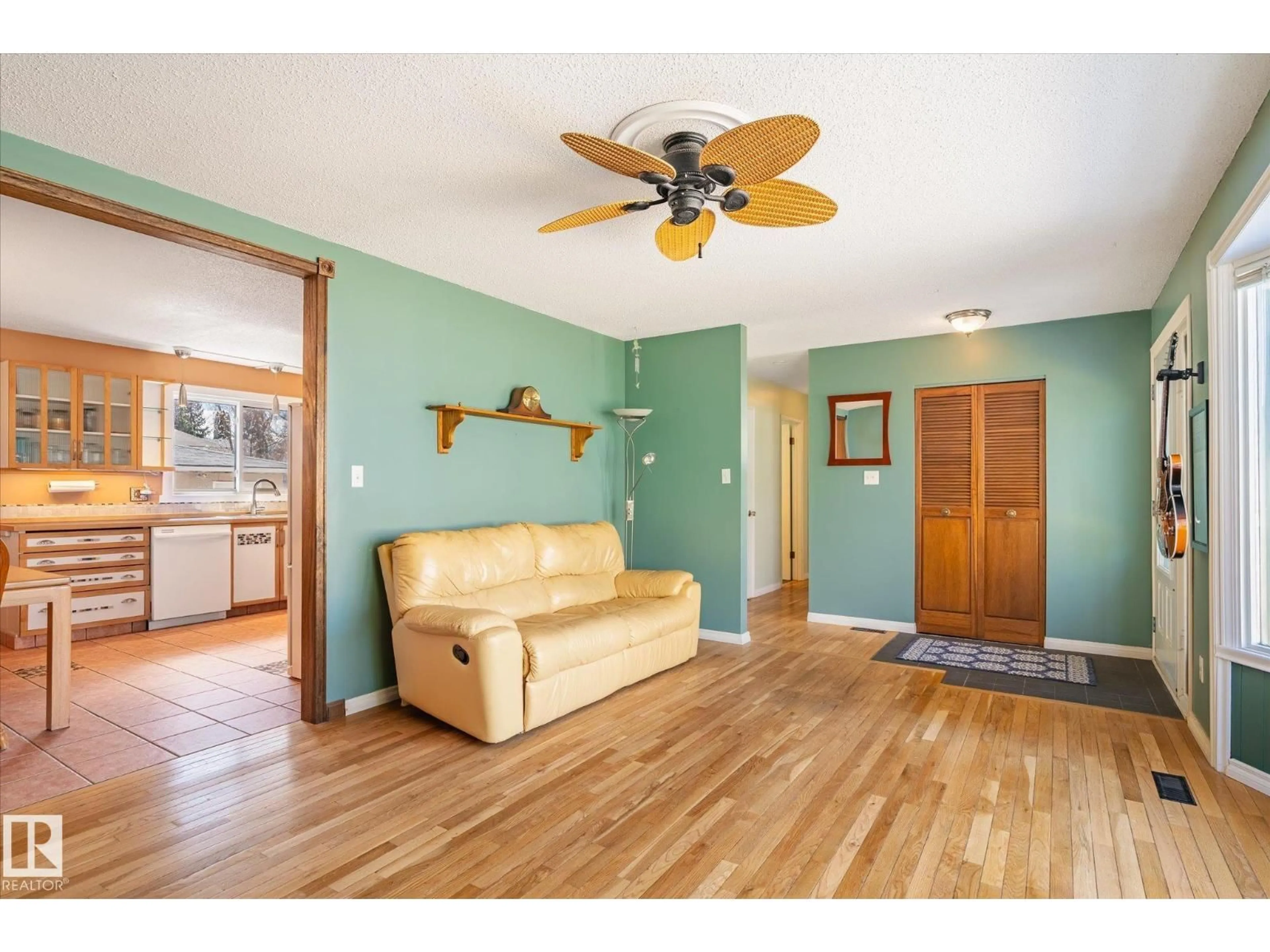 Unknown for 30 FARMSTEAD AV, St. Albert Alberta T8N1V8