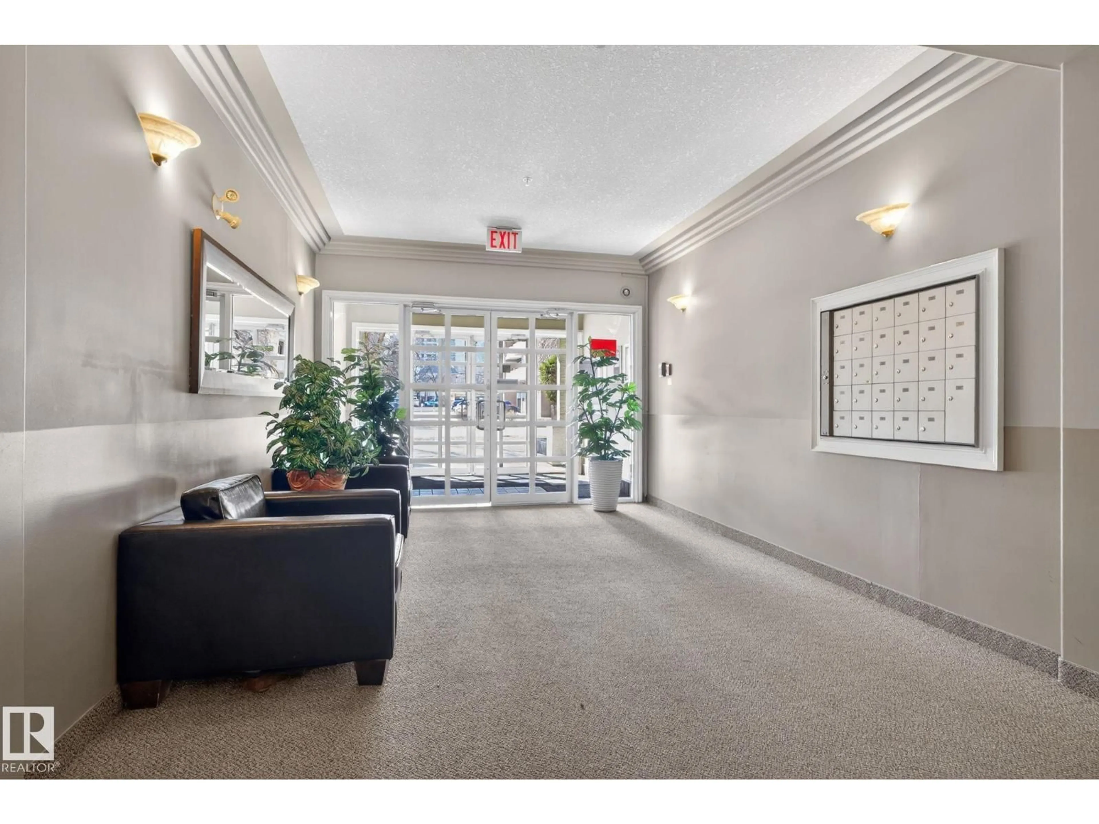 Lobby for 105 - 10033 116 ST, Edmonton Alberta T5K2X5