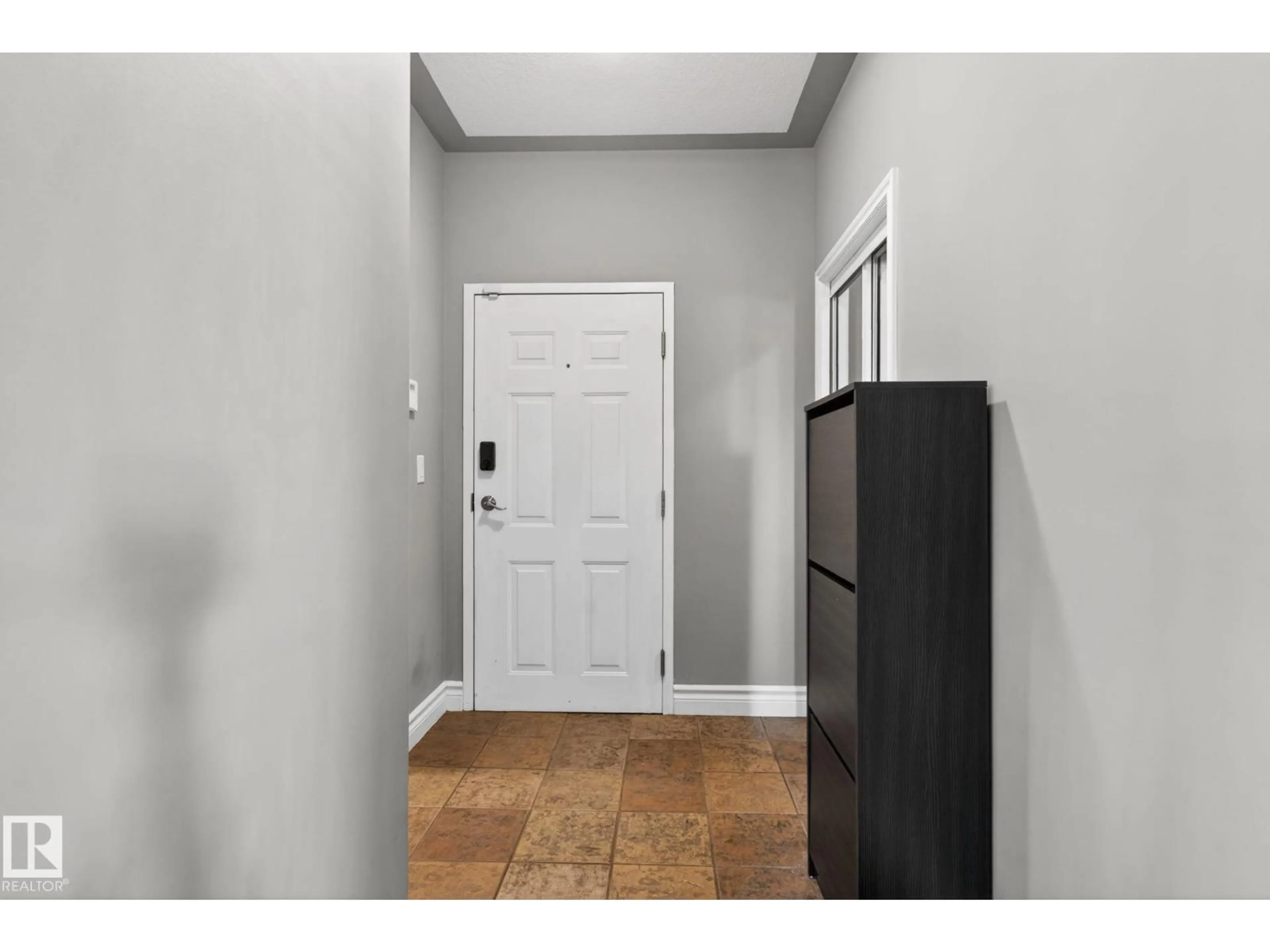Indoor entryway for 105 - 10033 116 ST, Edmonton Alberta T5K2X5