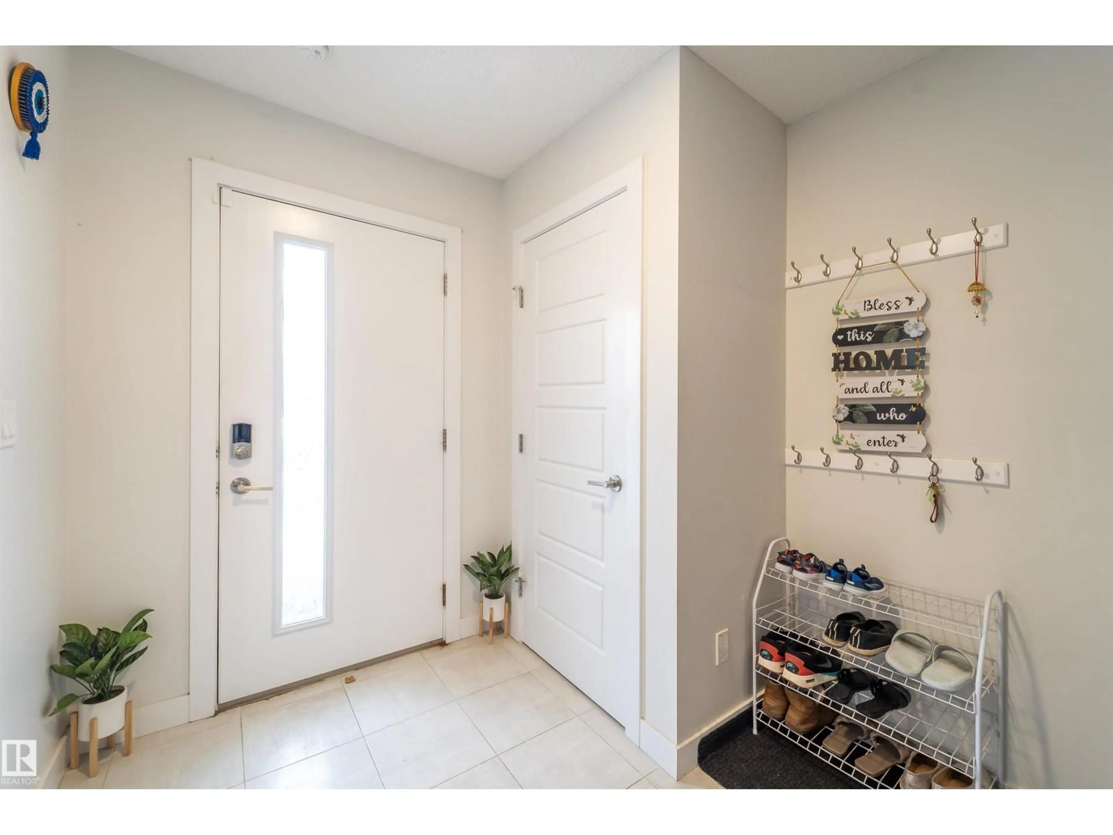 Indoor entryway for 804 - 117 WELSH DR, Edmonton Alberta T6X1Y8