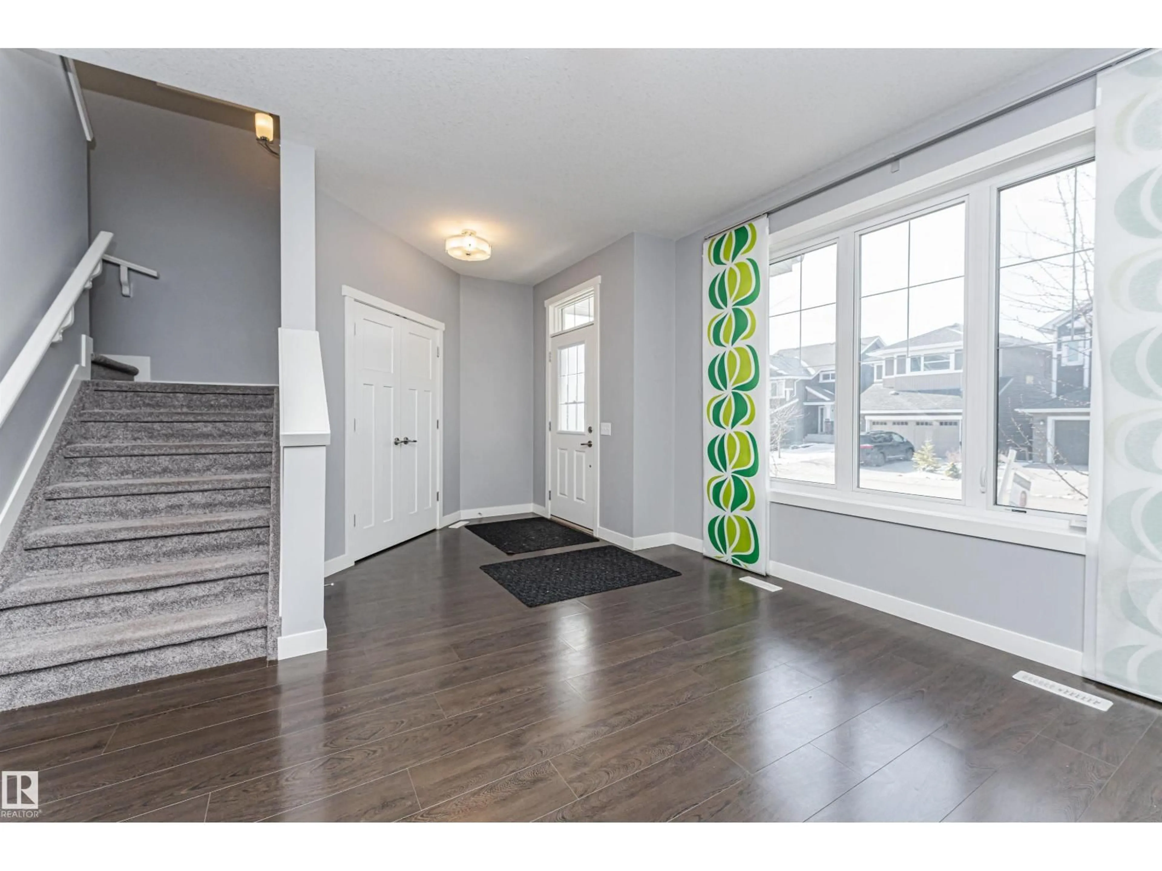 Indoor entryway for SW - 16420 15 AV, Edmonton Alberta T6W2T2