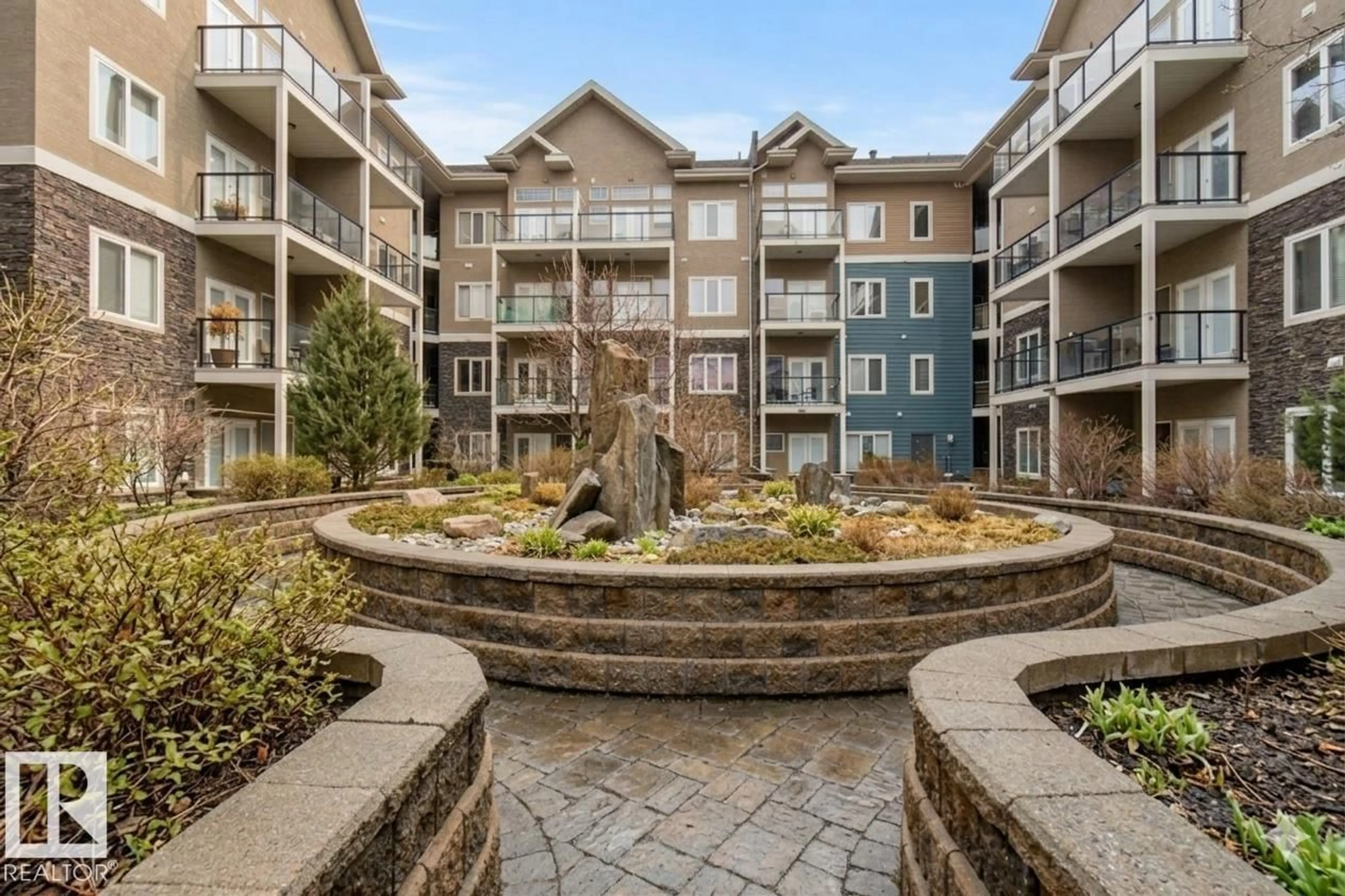 Patio, unknown for 105 - 10121 80 AV, Edmonton Alberta T6E0B9