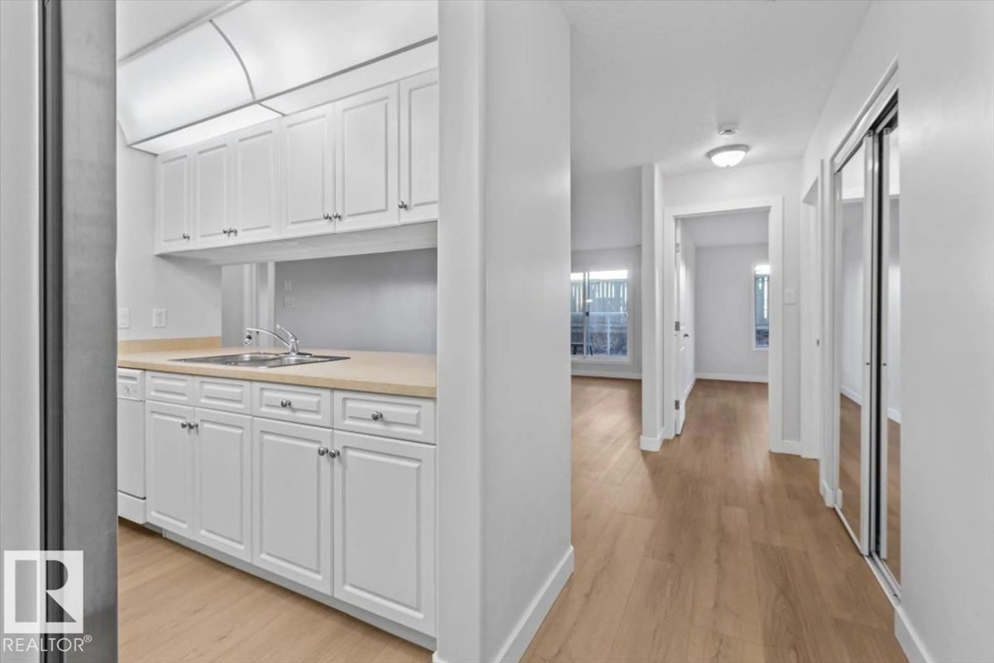 Unknown for 111 78A MCKENNEY AV, St. Albert Alberta T8N7E6