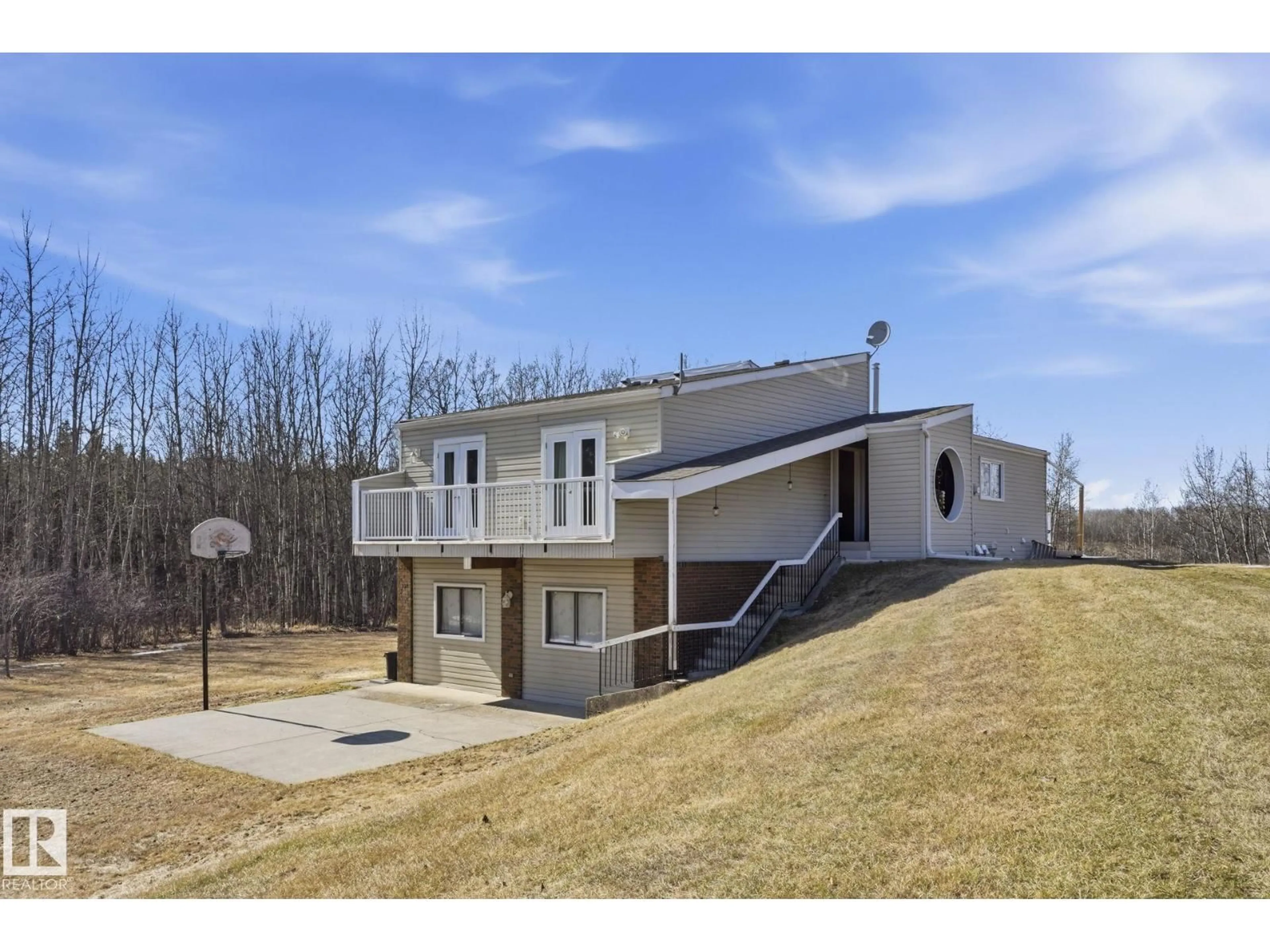 A pic from outside/outdoor area/front of a property/back of a property/a pic from drone, building for 52516 - 9 RANGE ROAD 13, Rural Parkland County Alberta T7Y2C1