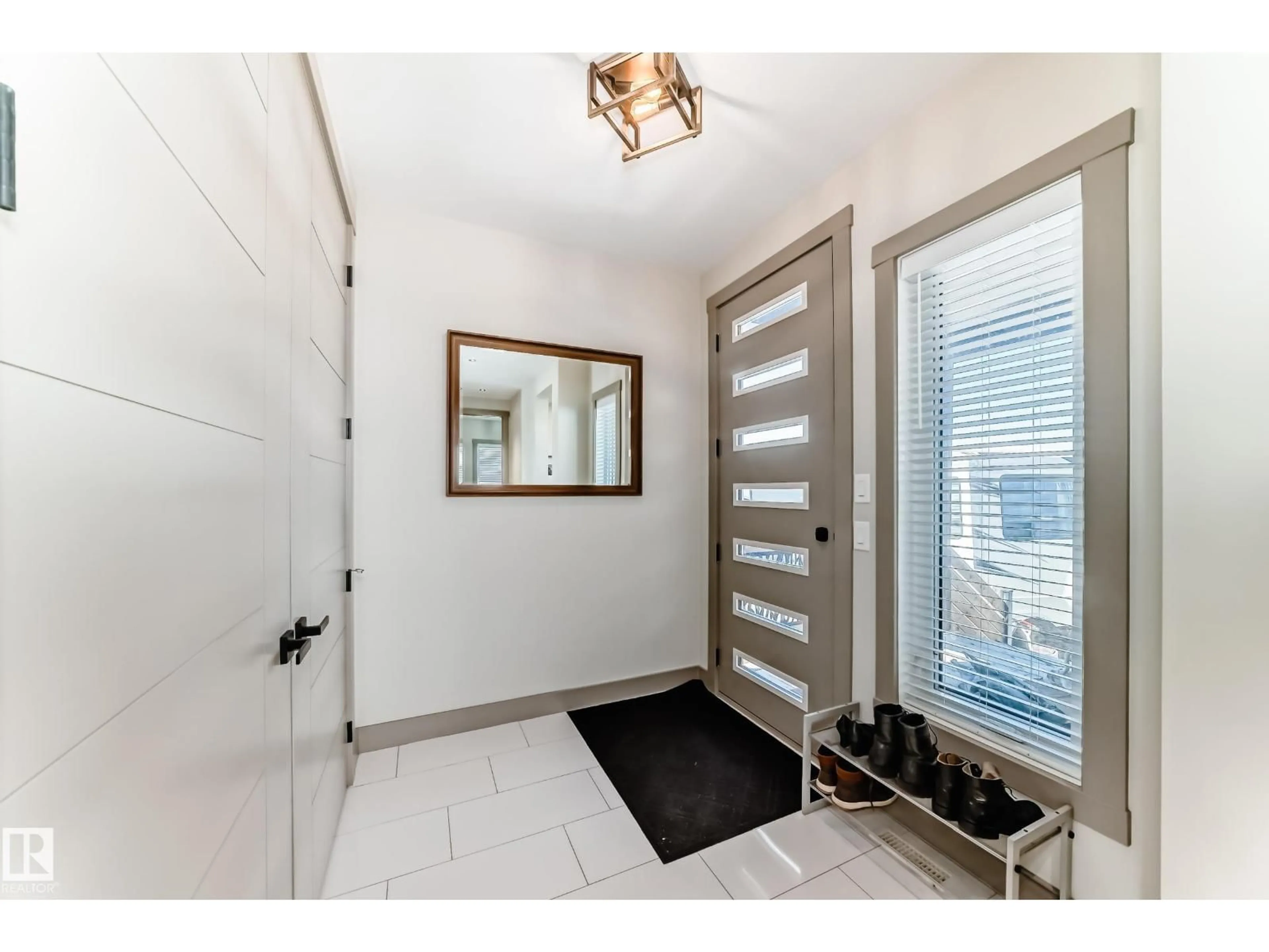 Indoor entryway for 5263 47 AVE, Calmar Alberta T0C0V0