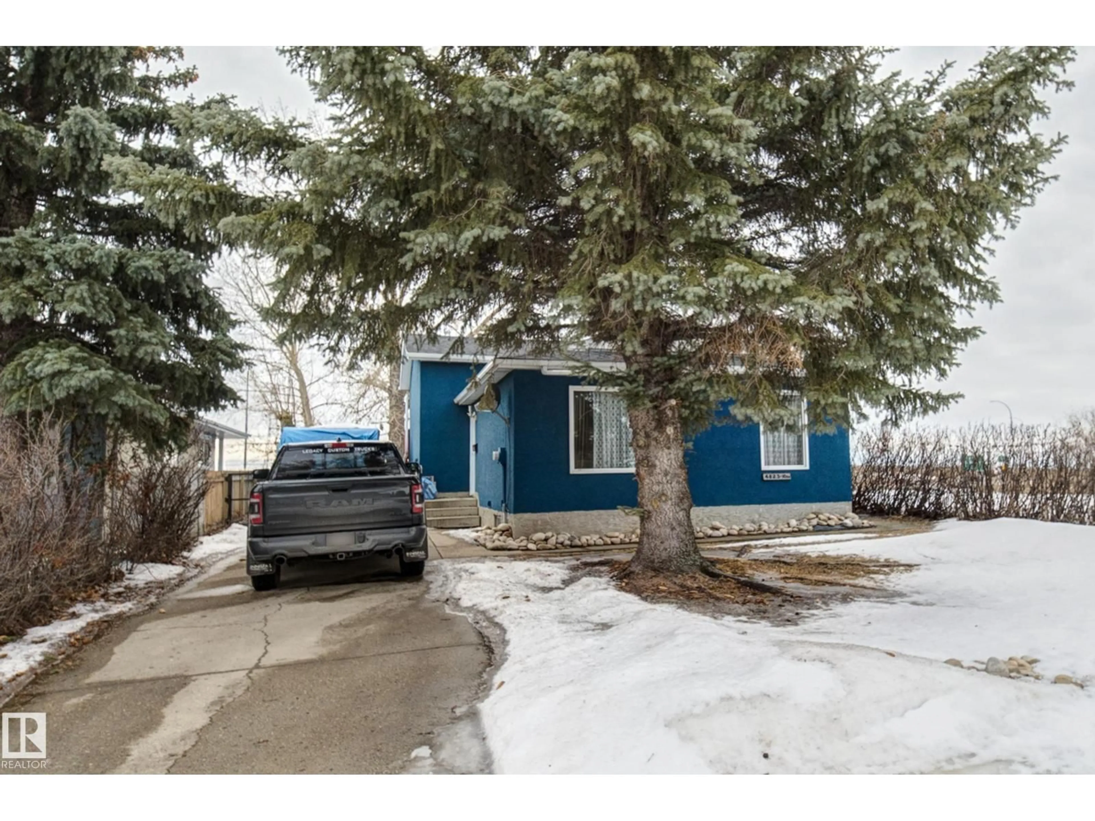 Unknown for 4823 10 AV, Edmonton Alberta T6L4S2
