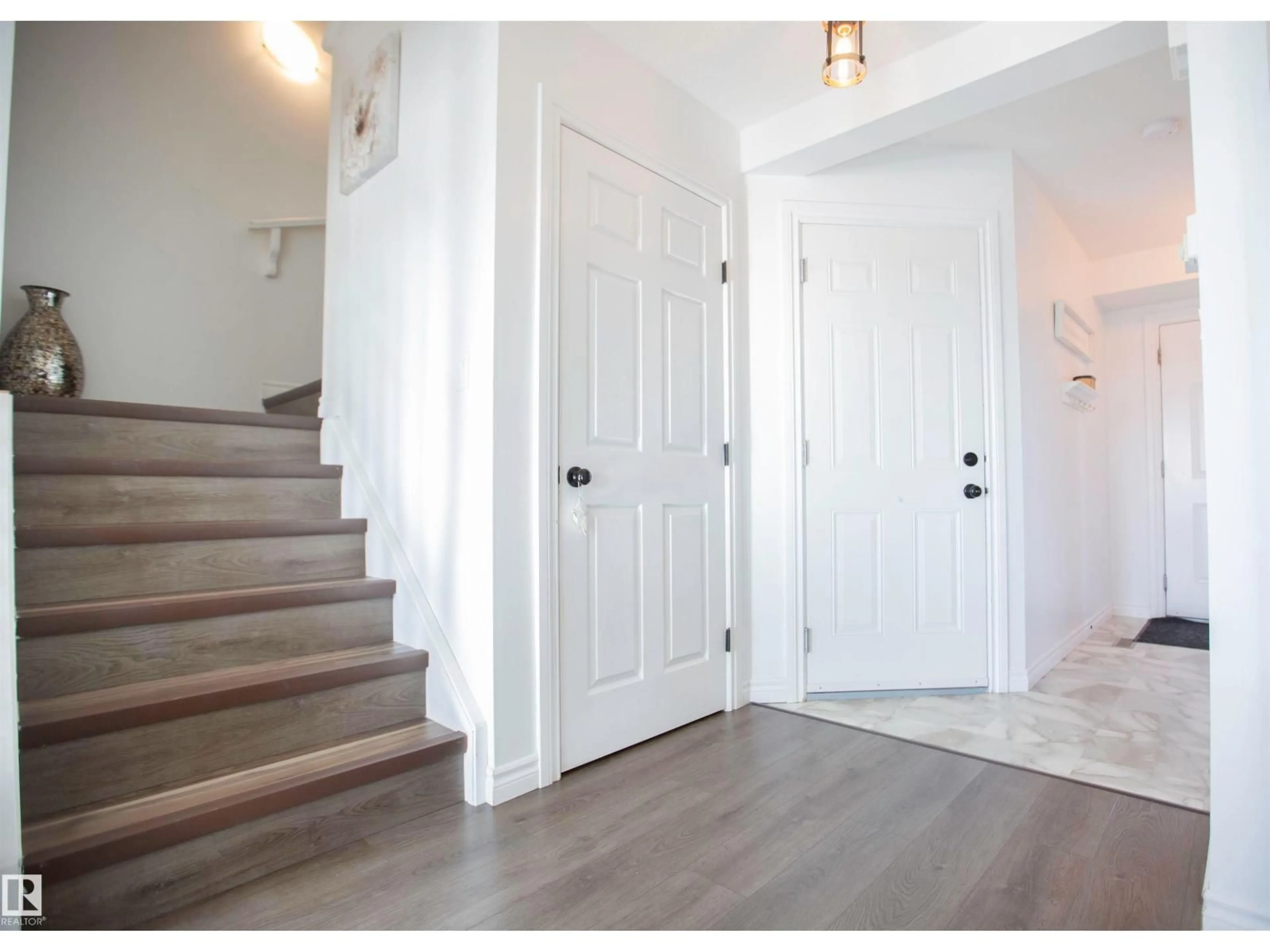 Indoor entryway for 38 85 SPRUCE VILLAGE DR, Spruce Grove Alberta T7X0L2