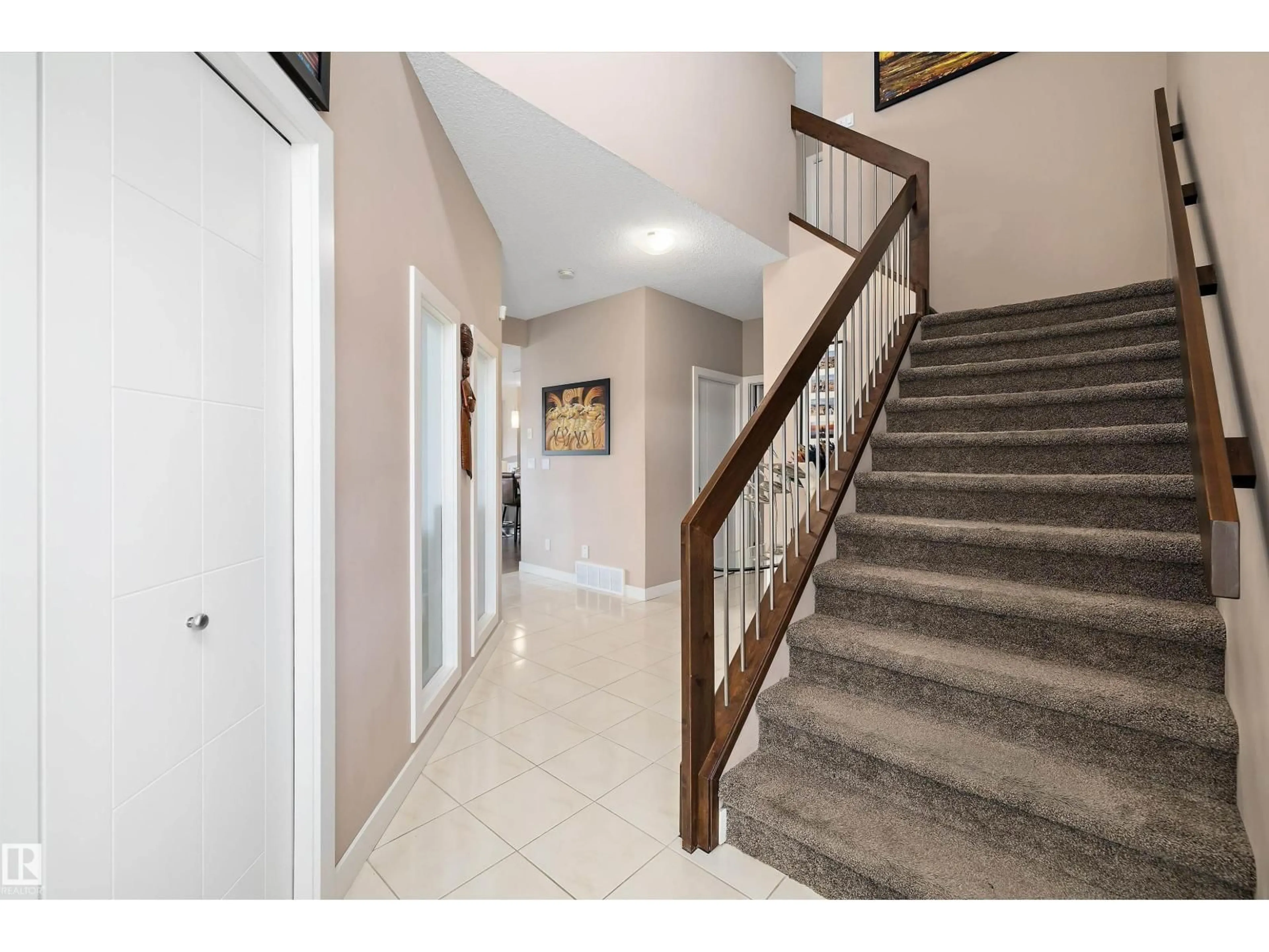 Unknown for 1586 CHAPMAN WY, Edmonton Alberta T6W0Z2