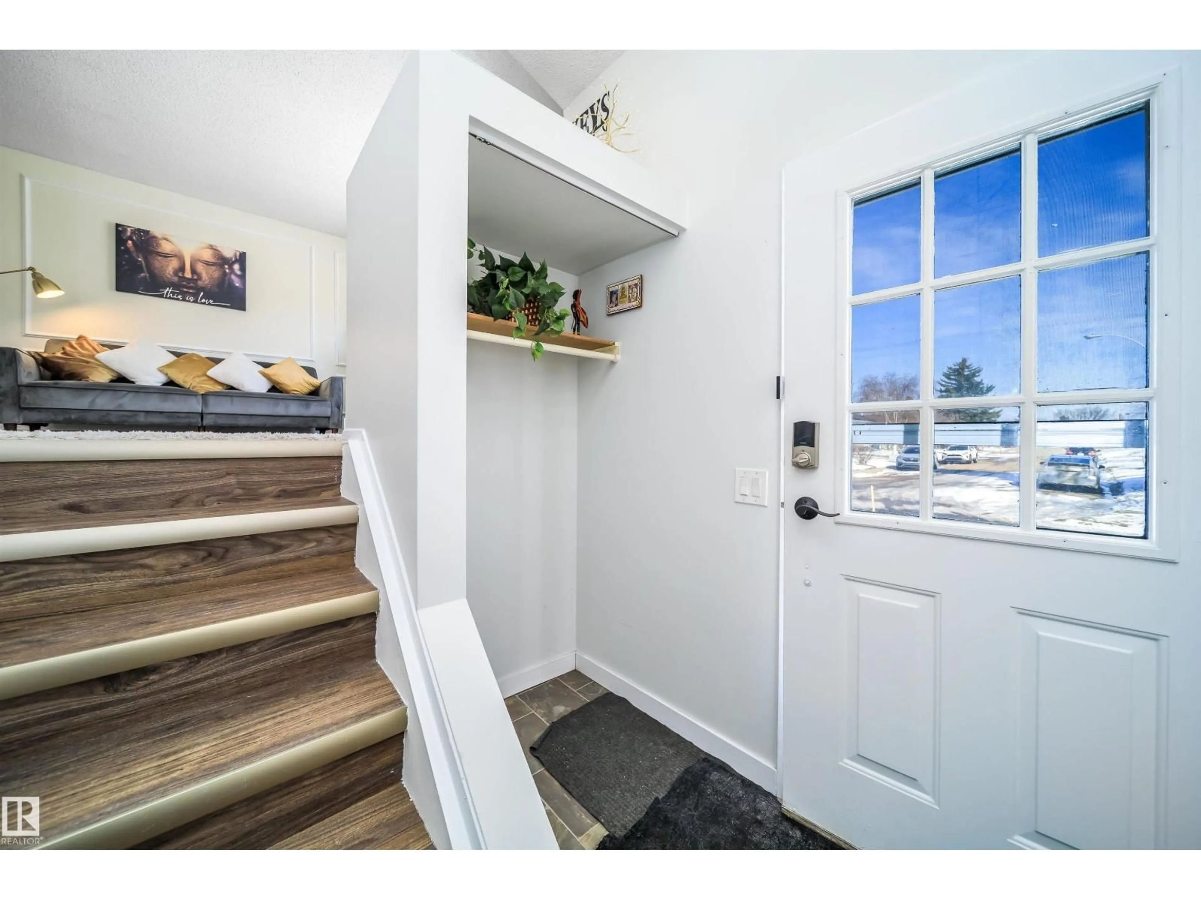 Indoor entryway for 5303 21 AV, Edmonton Alberta T6L5G5