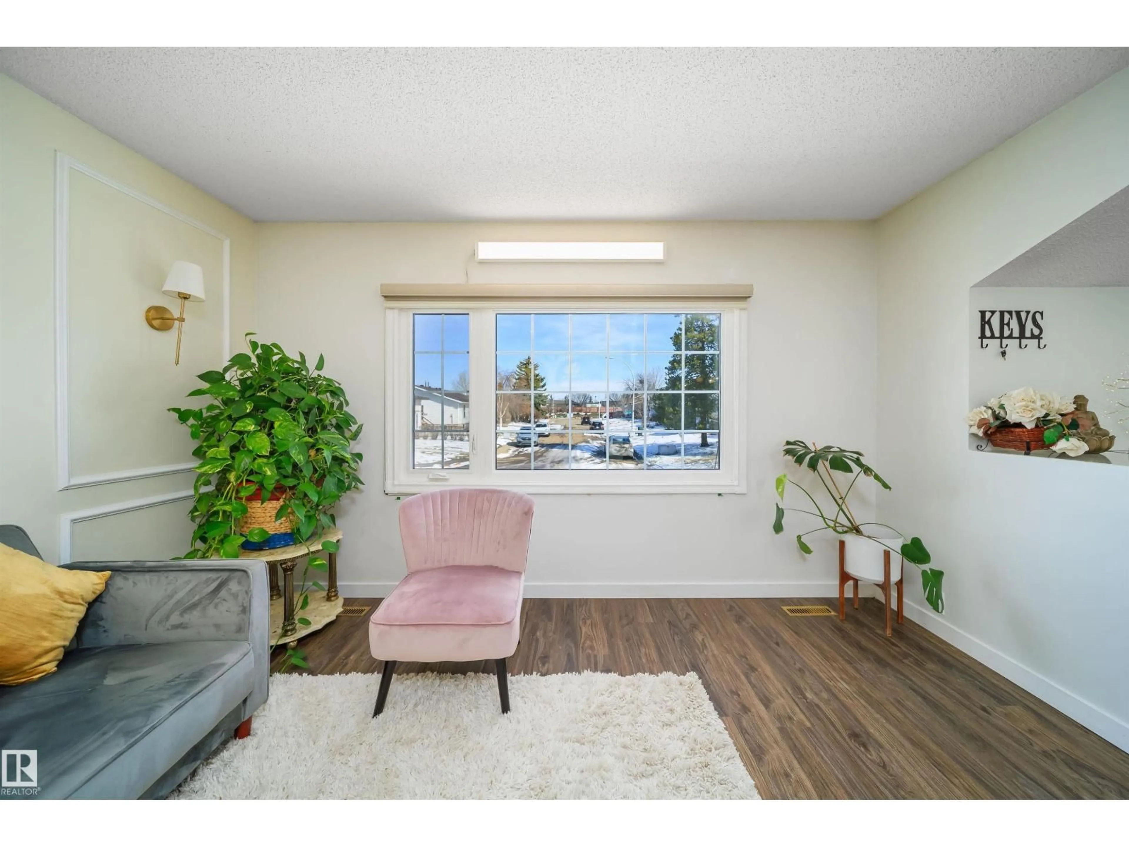 Unknown for 5303 21 AV, Edmonton Alberta T6L5G5