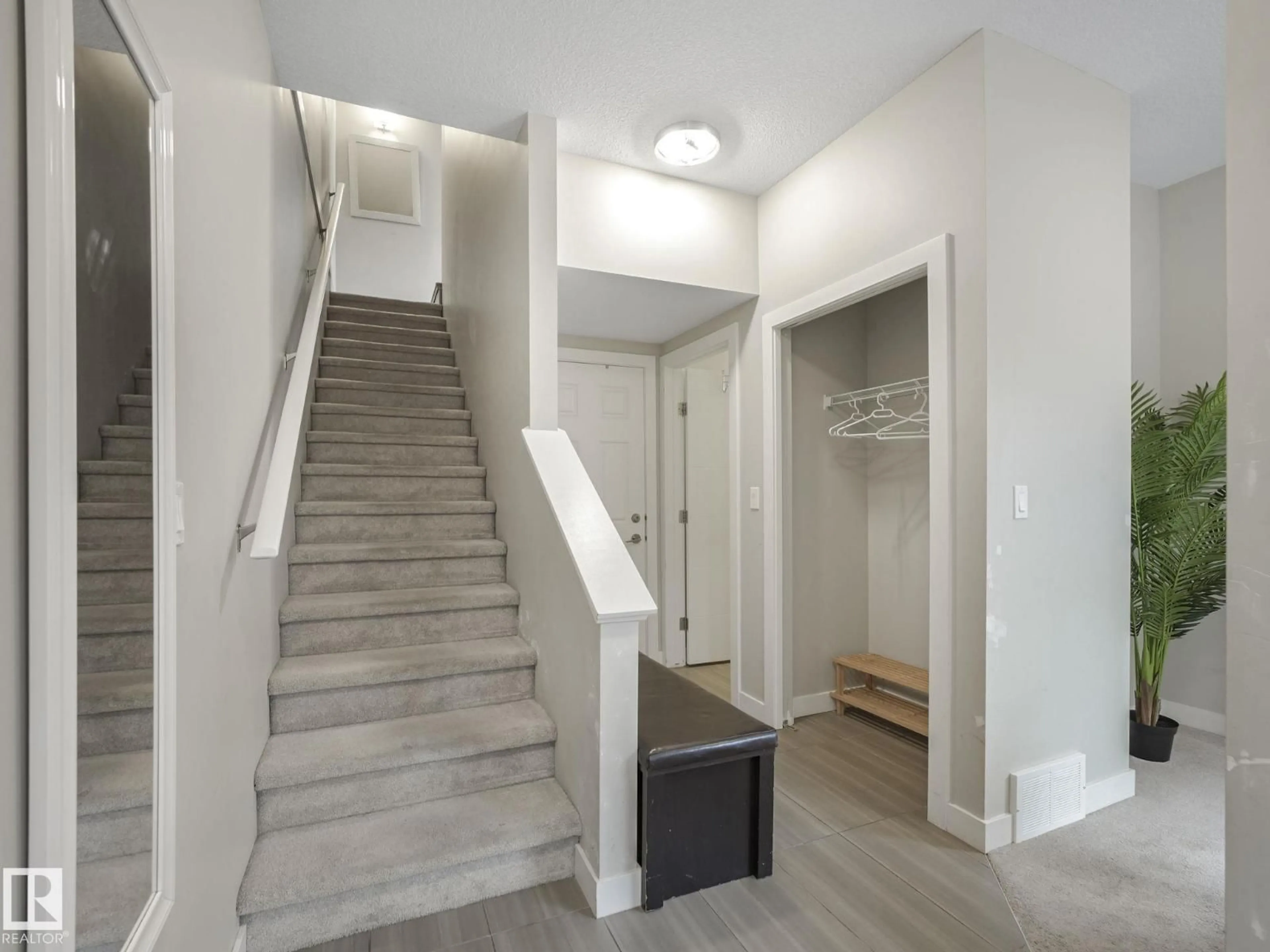 Indoor entryway for 2560 - 124 PEGASUS BV, Edmonton Alberta T5E6V4