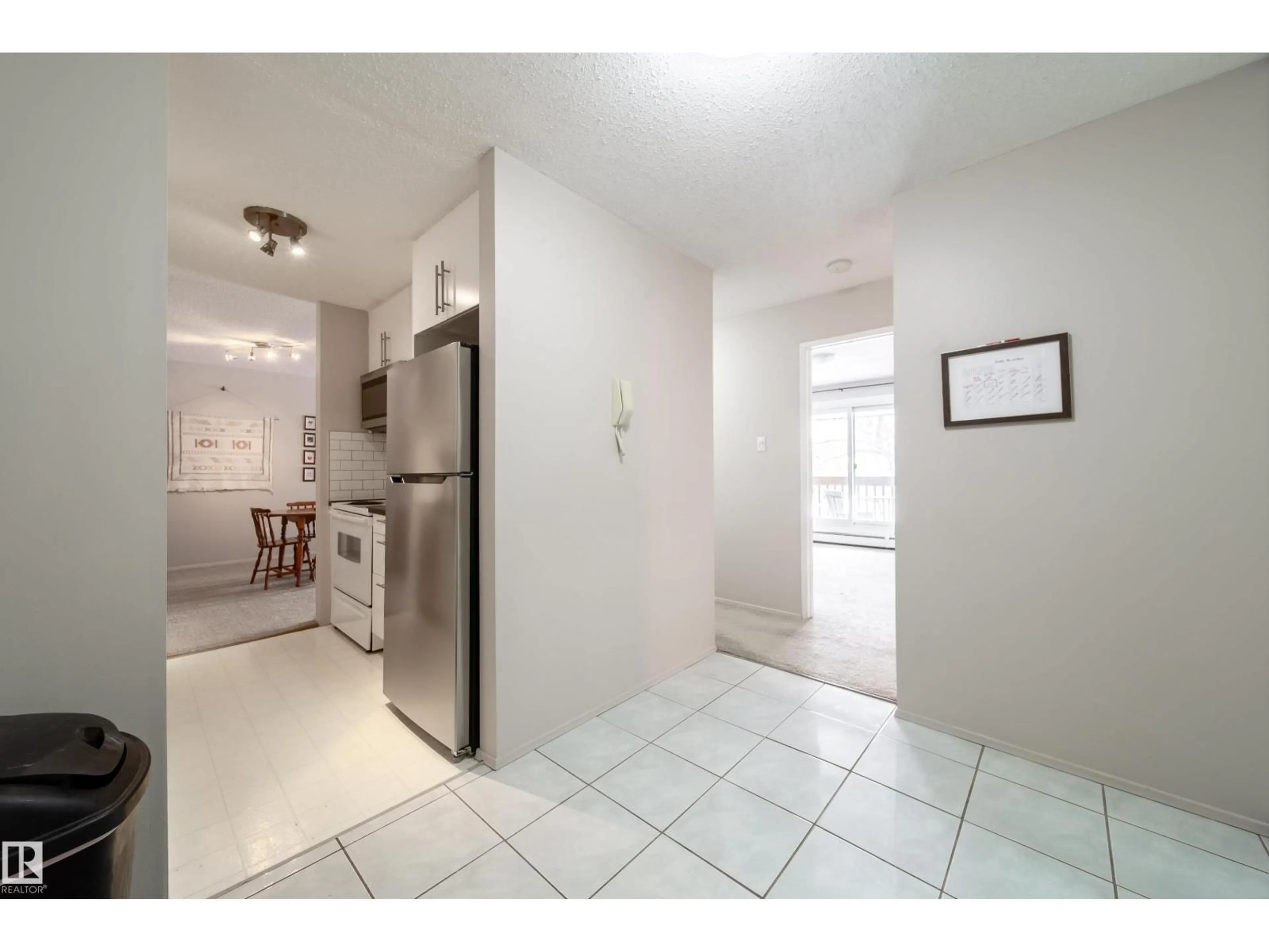 Standard kitchen, ceramic/tile floor for 220 14819 51 AV AV, Edmonton Alberta T6H5G4