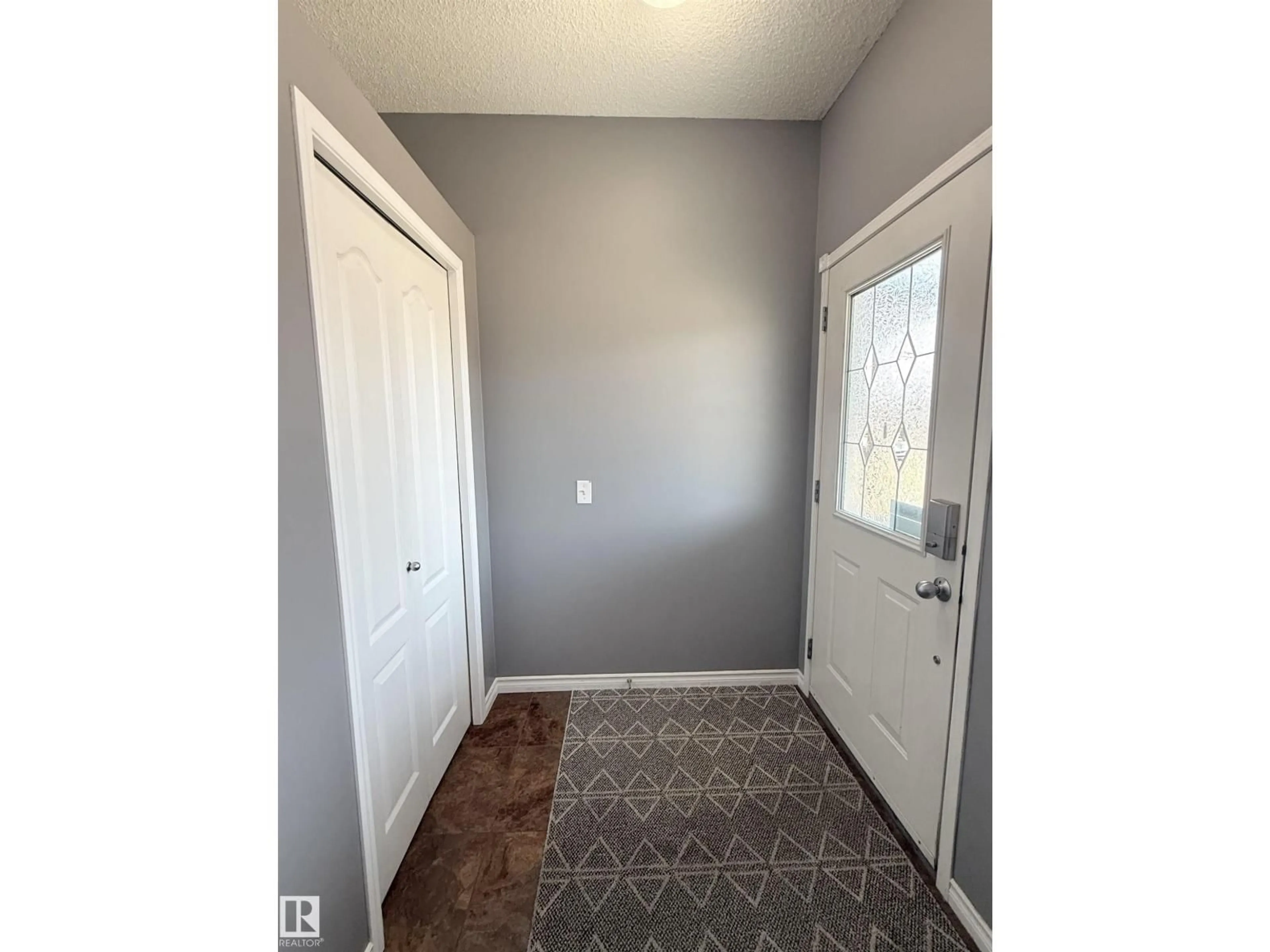 Indoor entryway for 73 BIRCHMONT DR, Leduc Alberta T9E8N6