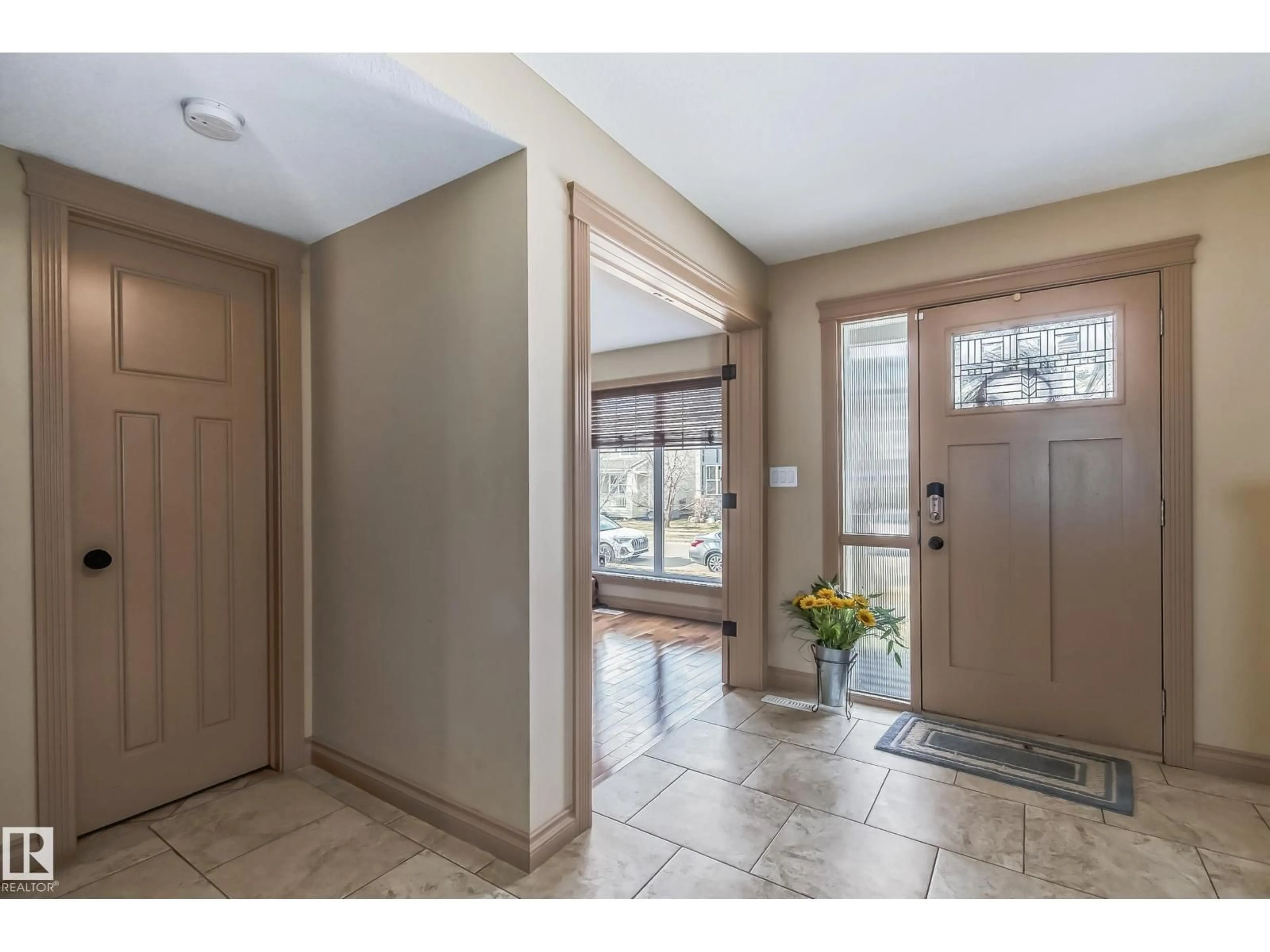 Indoor entryway for 1204 COLONEL STONE AV, Edmonton Alberta T5E0E5