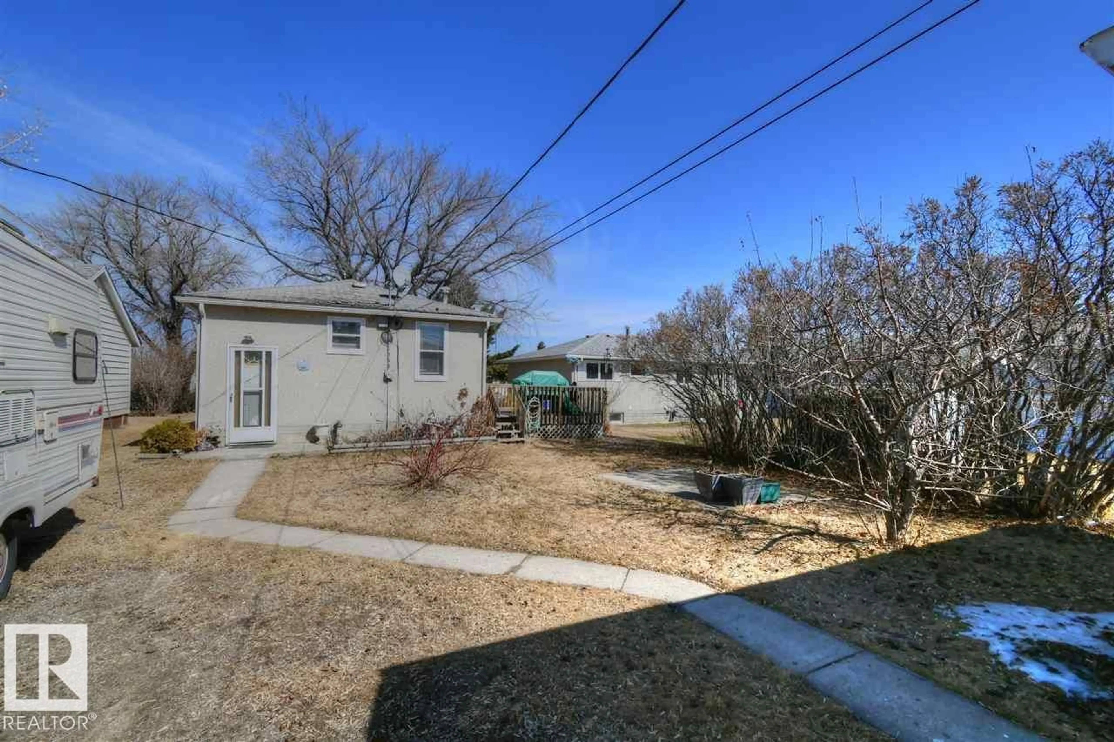 A pic from outside/outdoor area/front of a property/back of a property/a pic from drone, street for 5209 52 AV, St. Paul Town Alberta T0A3A1
