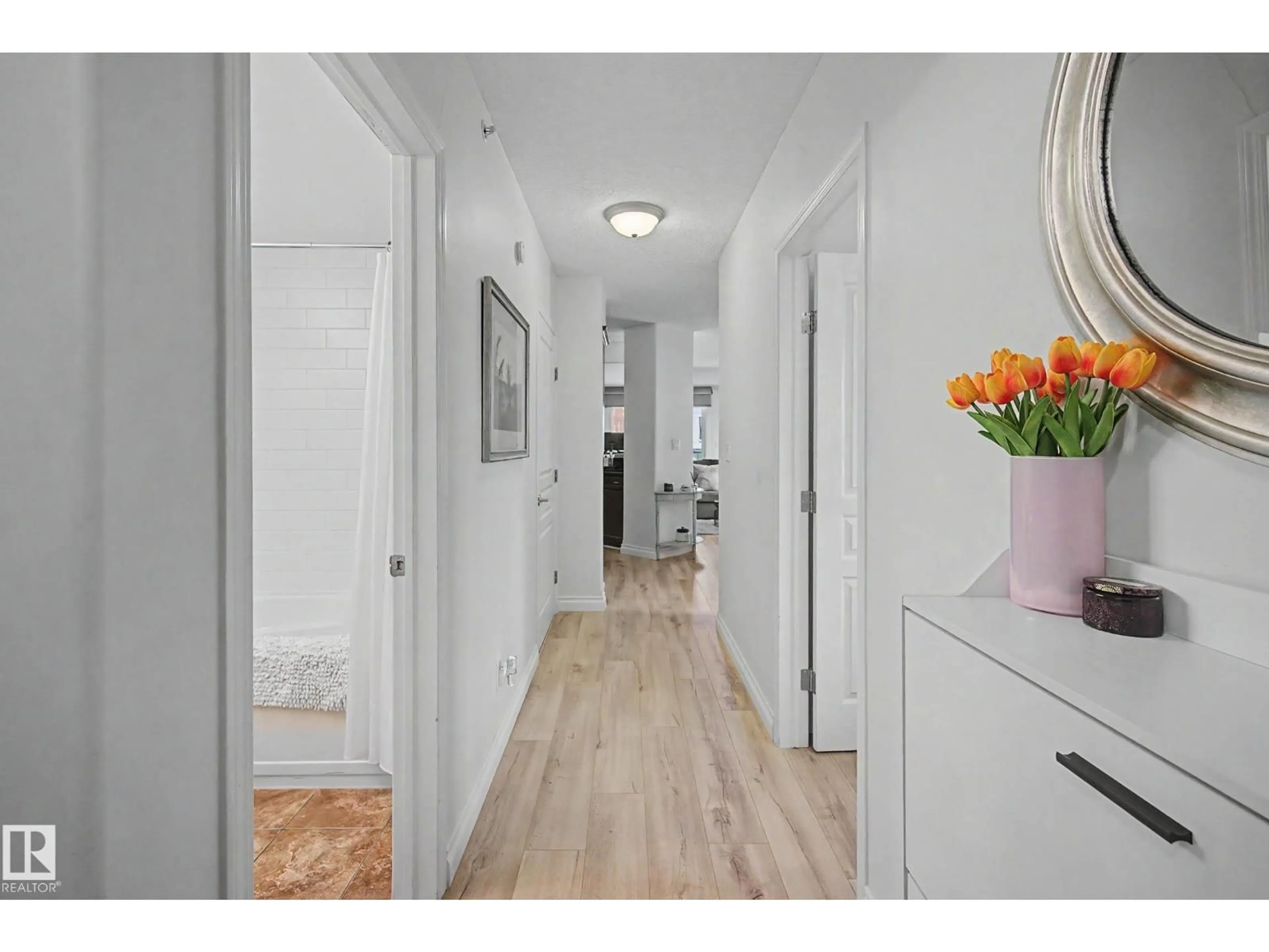 Indoor entryway for 307 - 9707 106 ST NW, Edmonton Alberta T5K0B7