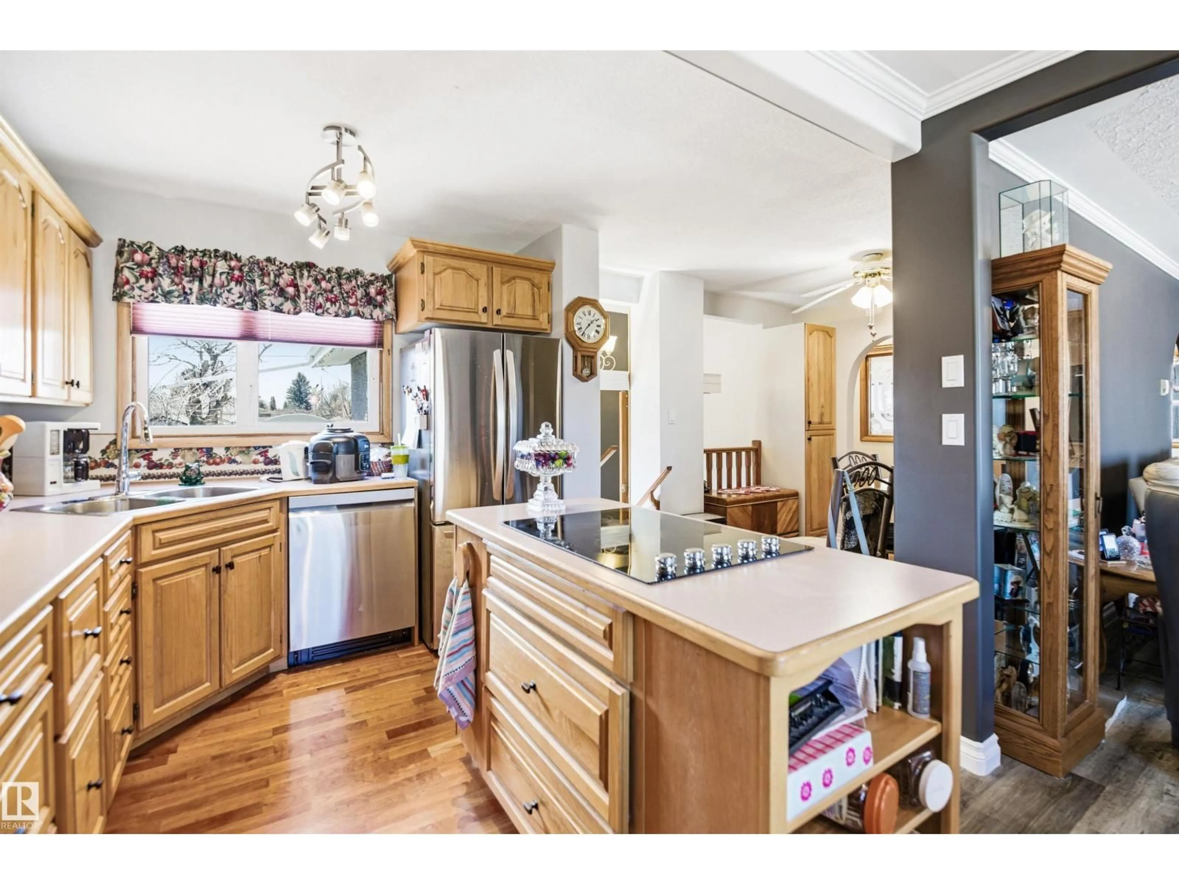 Open concept kitchen, unknown for 3920 35A AV, Red Deer Alberta T4N2S5