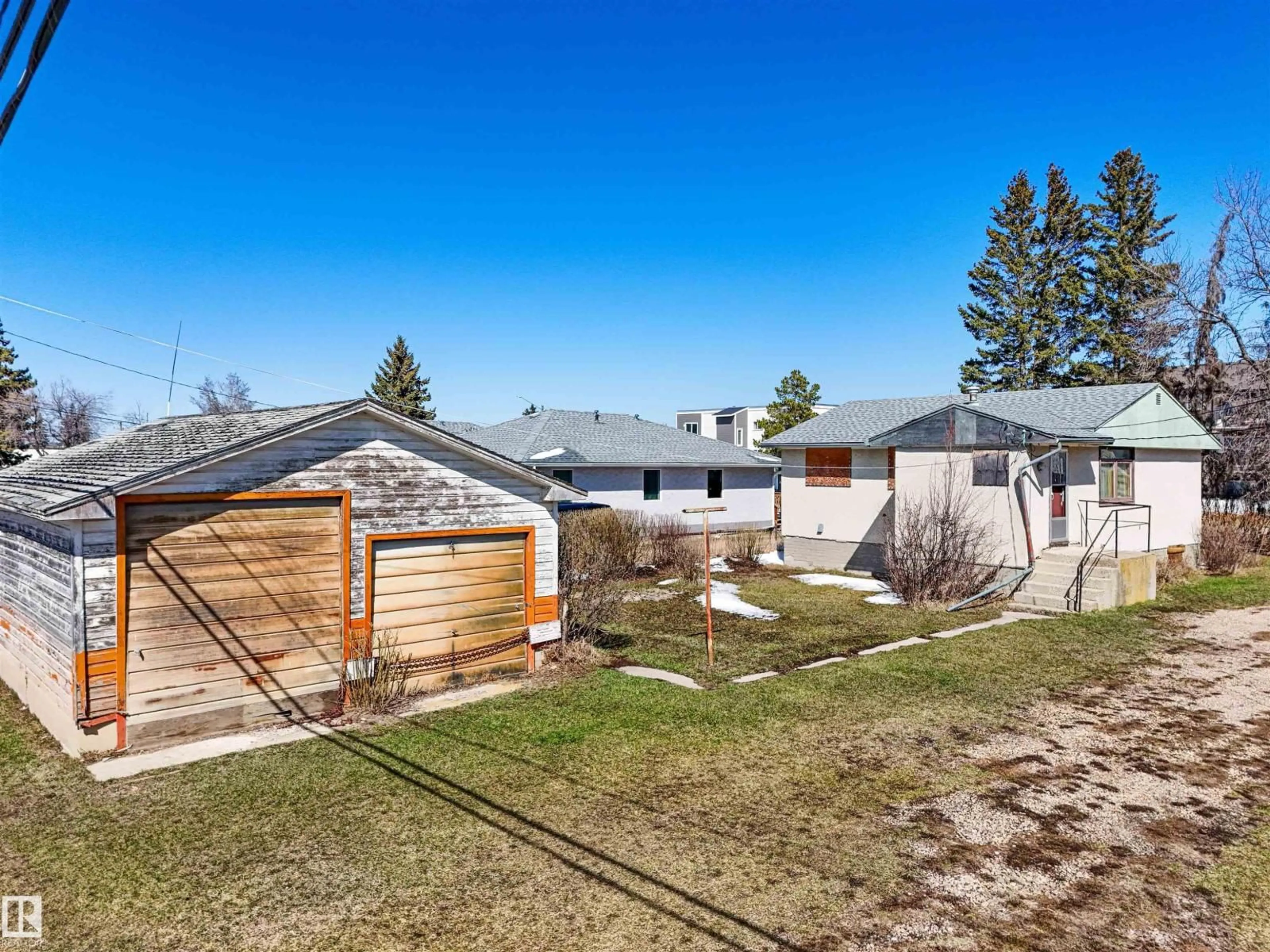 A pic from outside/outdoor area/front of a property/back of a property/a pic from drone, street for 5124 53 ST, Drayton Valley Alberta T7A1R1