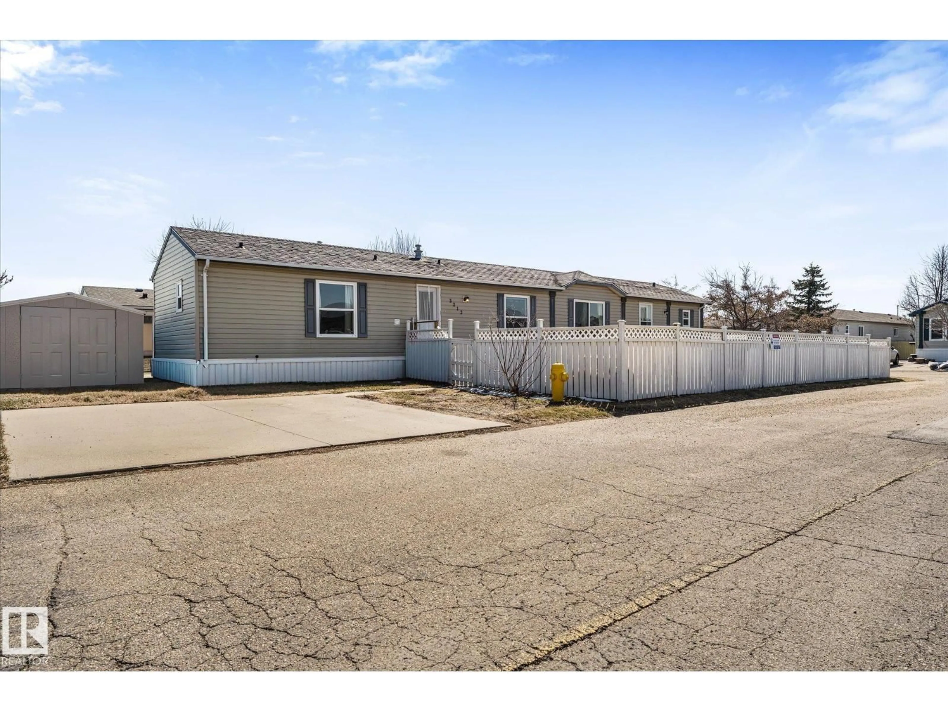 Unknown for 3212 LAKEWOOD CL, Edmonton Alberta T5S2R8