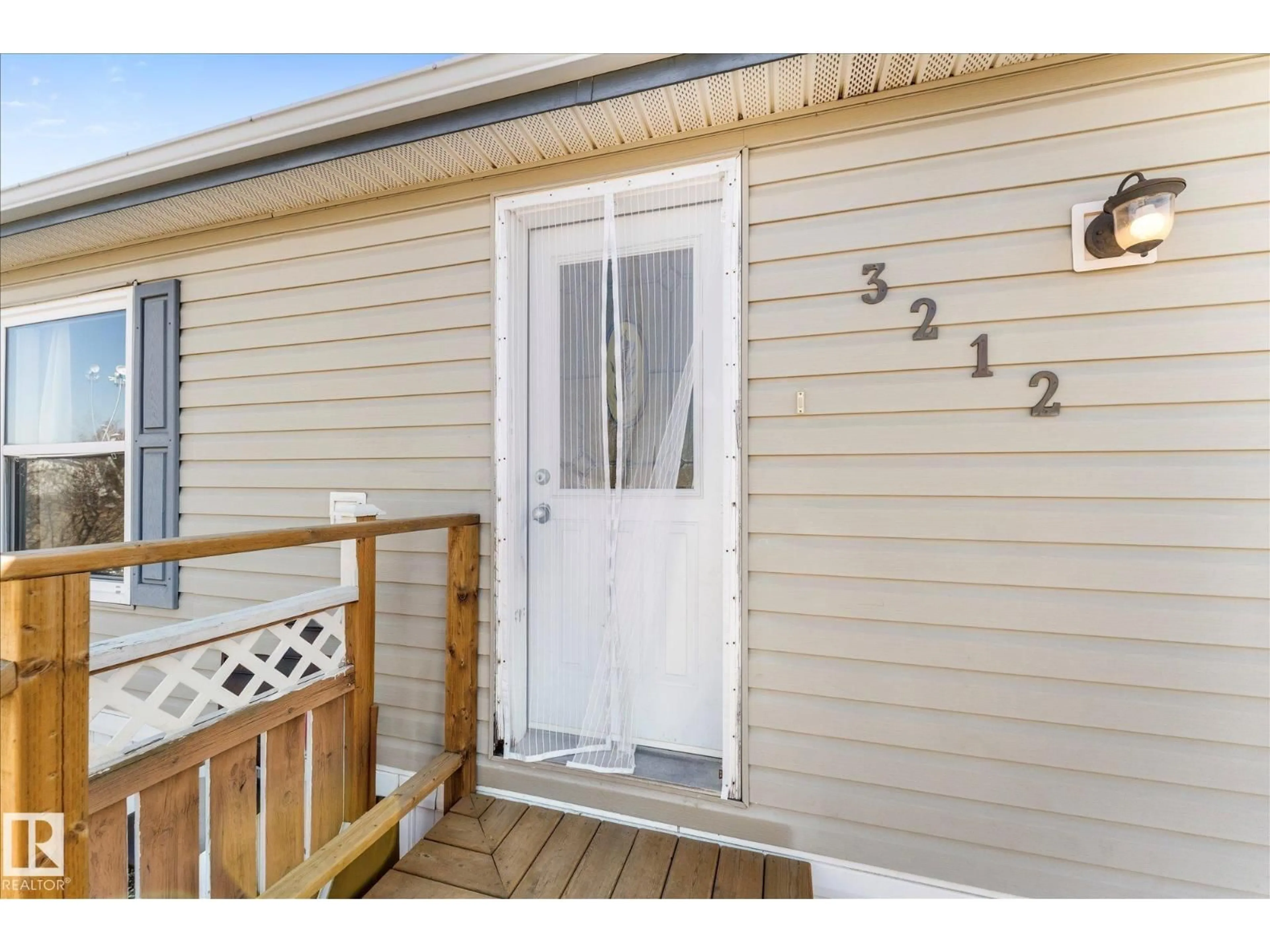 Unknown for 3212 LAKEWOOD CL, Edmonton Alberta T5S2R8