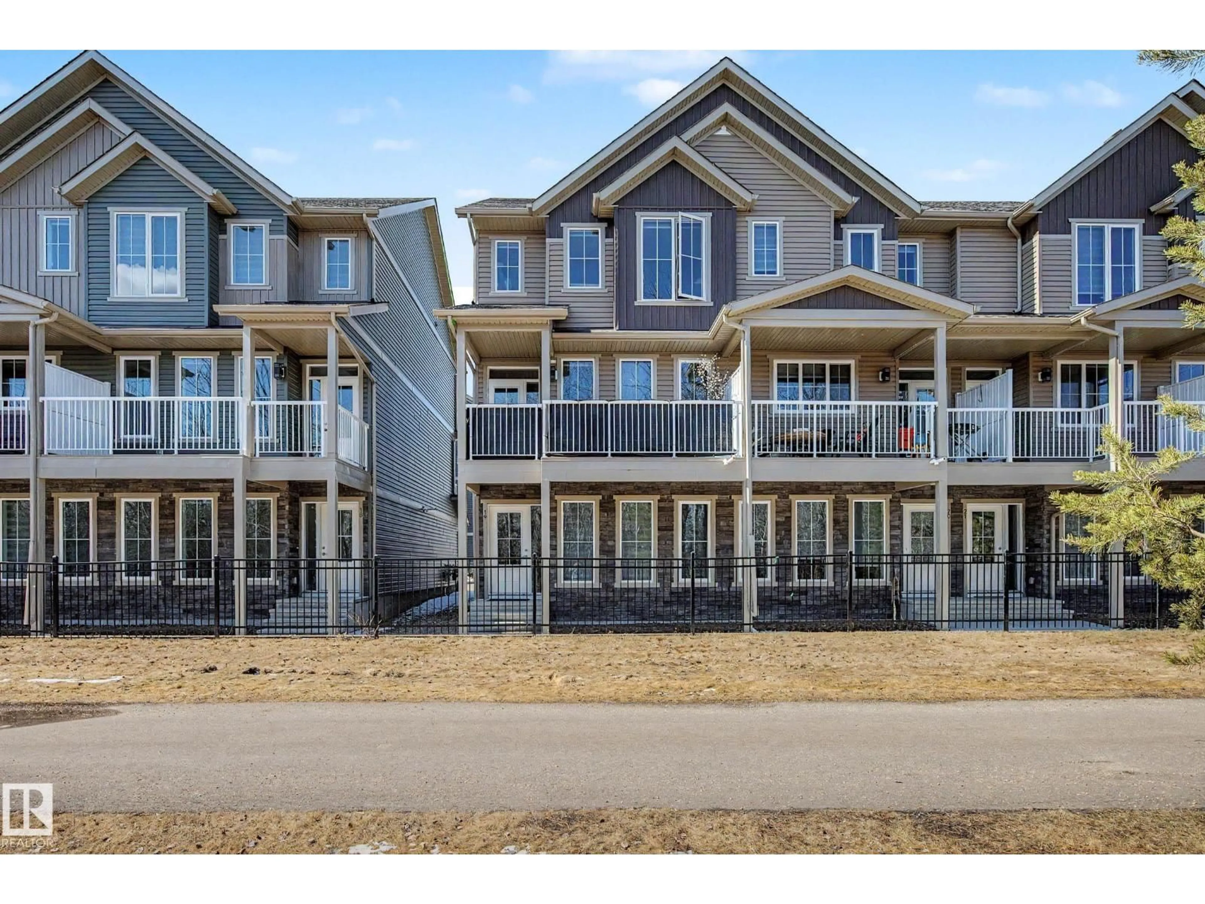 A pic from outside/outdoor area/front of a property/back of a property/a pic from drone, water/lake/river/ocean view for 1051 - 19 GRAYDON HILL BV, Edmonton Alberta T6W3C8