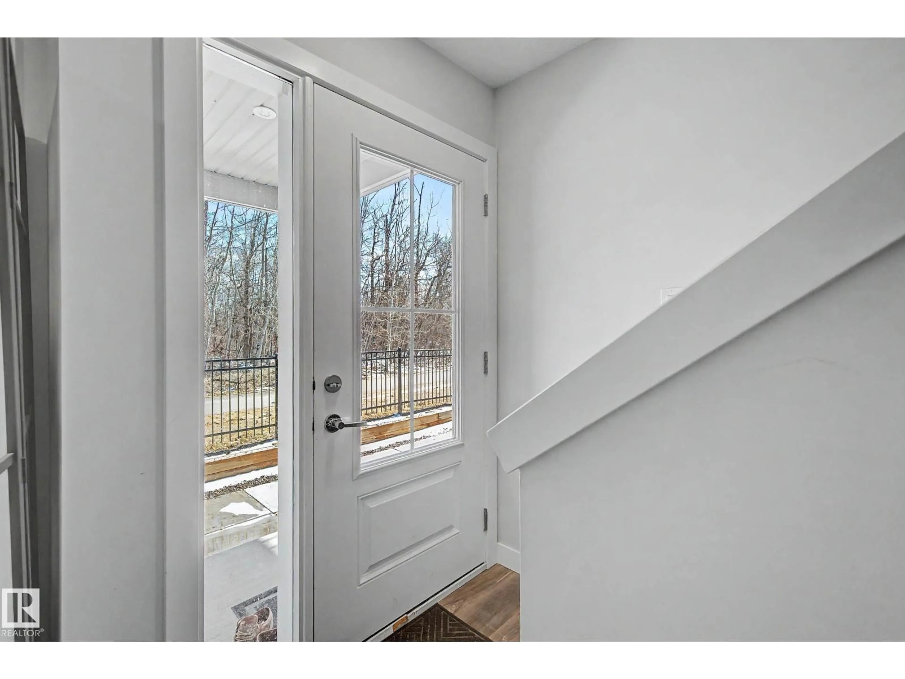 Indoor entryway for 1051 - 19 GRAYDON HILL BV, Edmonton Alberta T6W3C8
