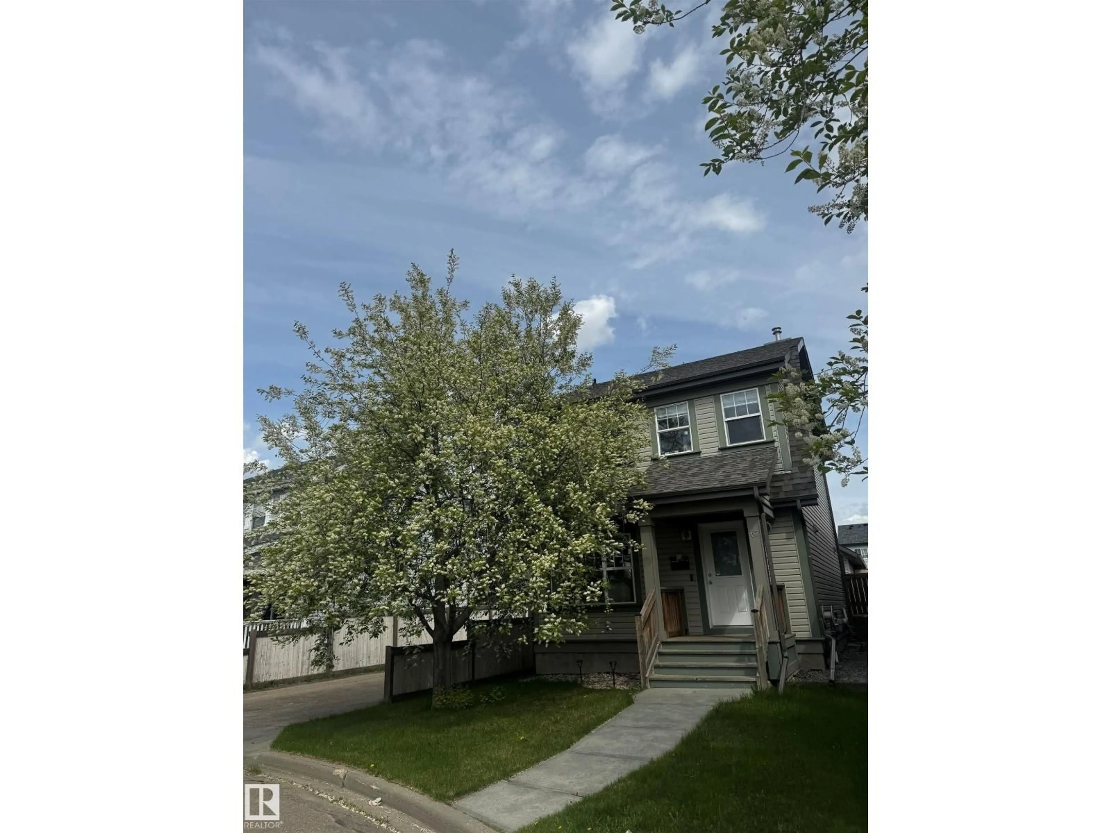 Blurry image for 67 SUMMERFIELD PT, Sherwood Park Alberta T8H2P6