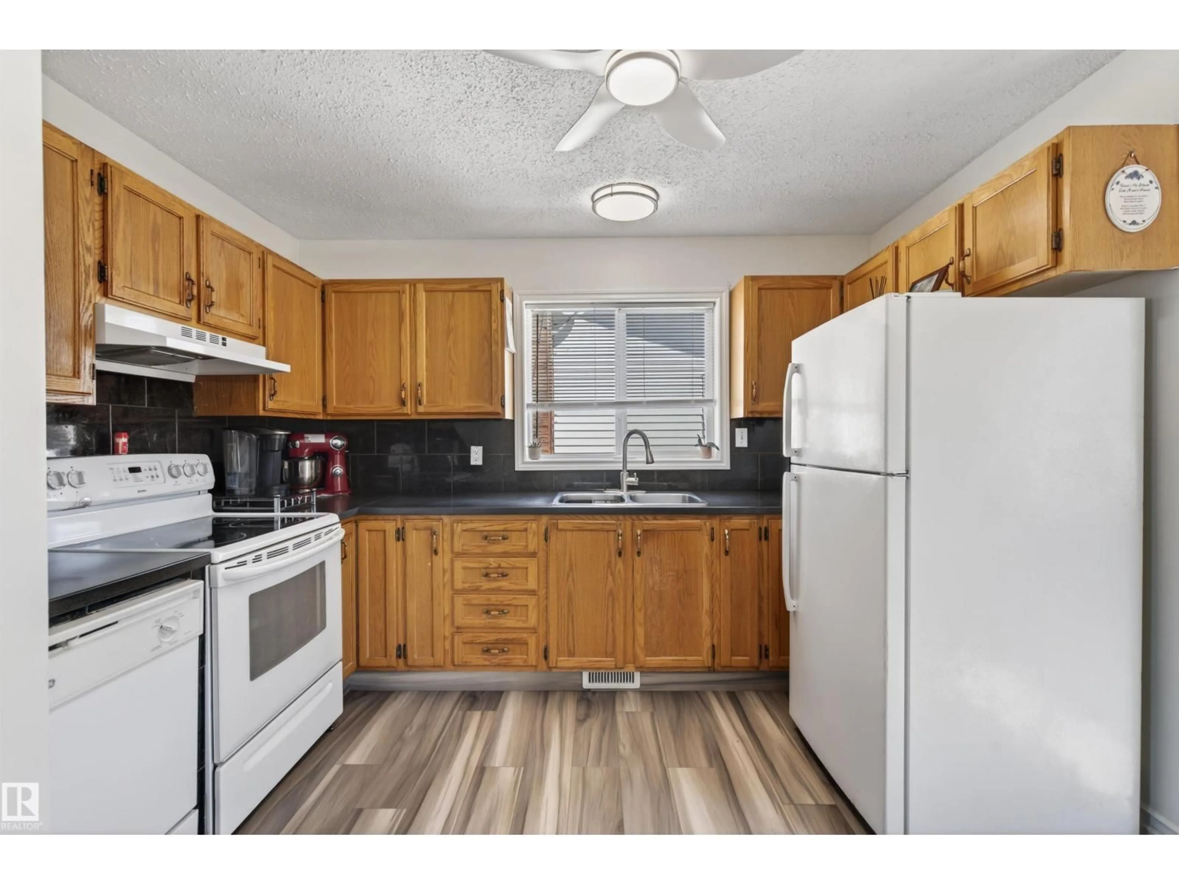 Standard kitchen, unknown for 5003 38 ST, Cold Lake Alberta T9M2B2