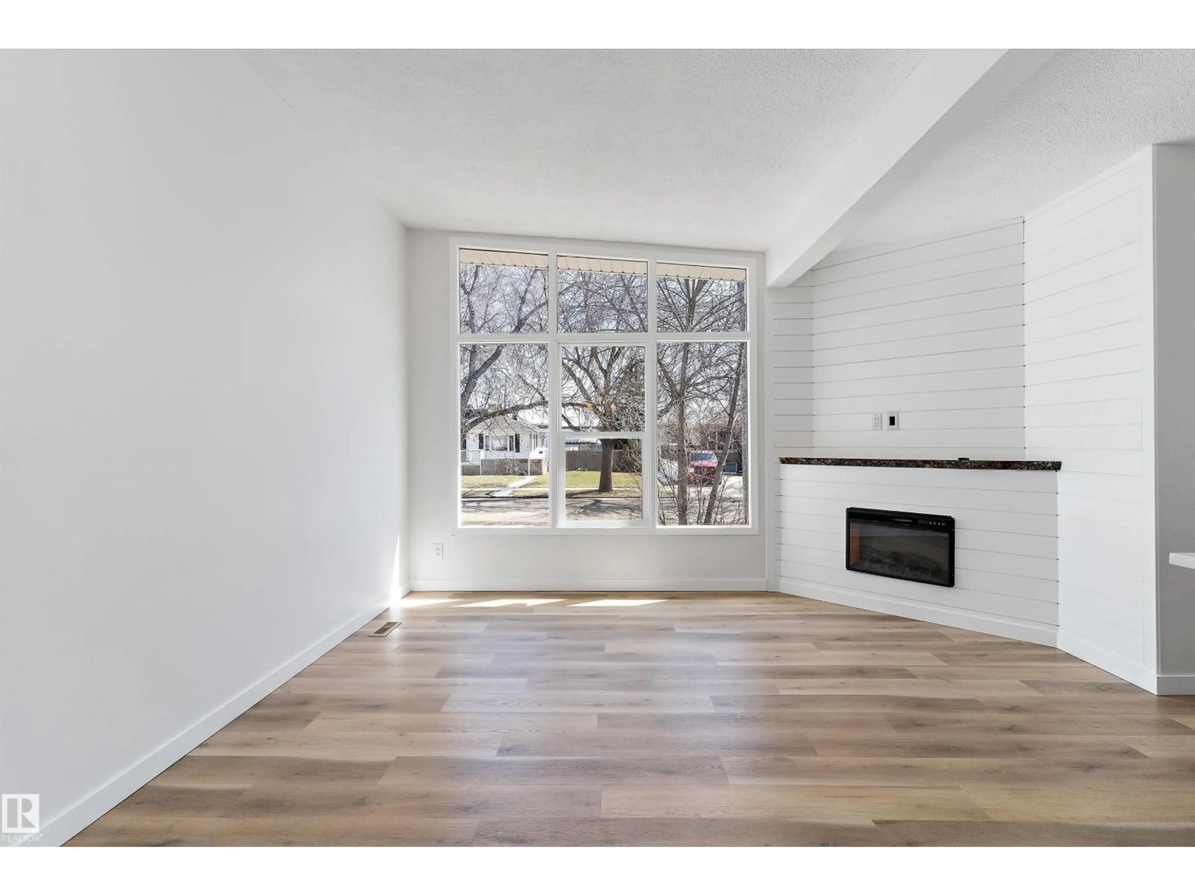 A pic of a room for NW - 13046 101 ST, Edmonton Alberta T5E4E9