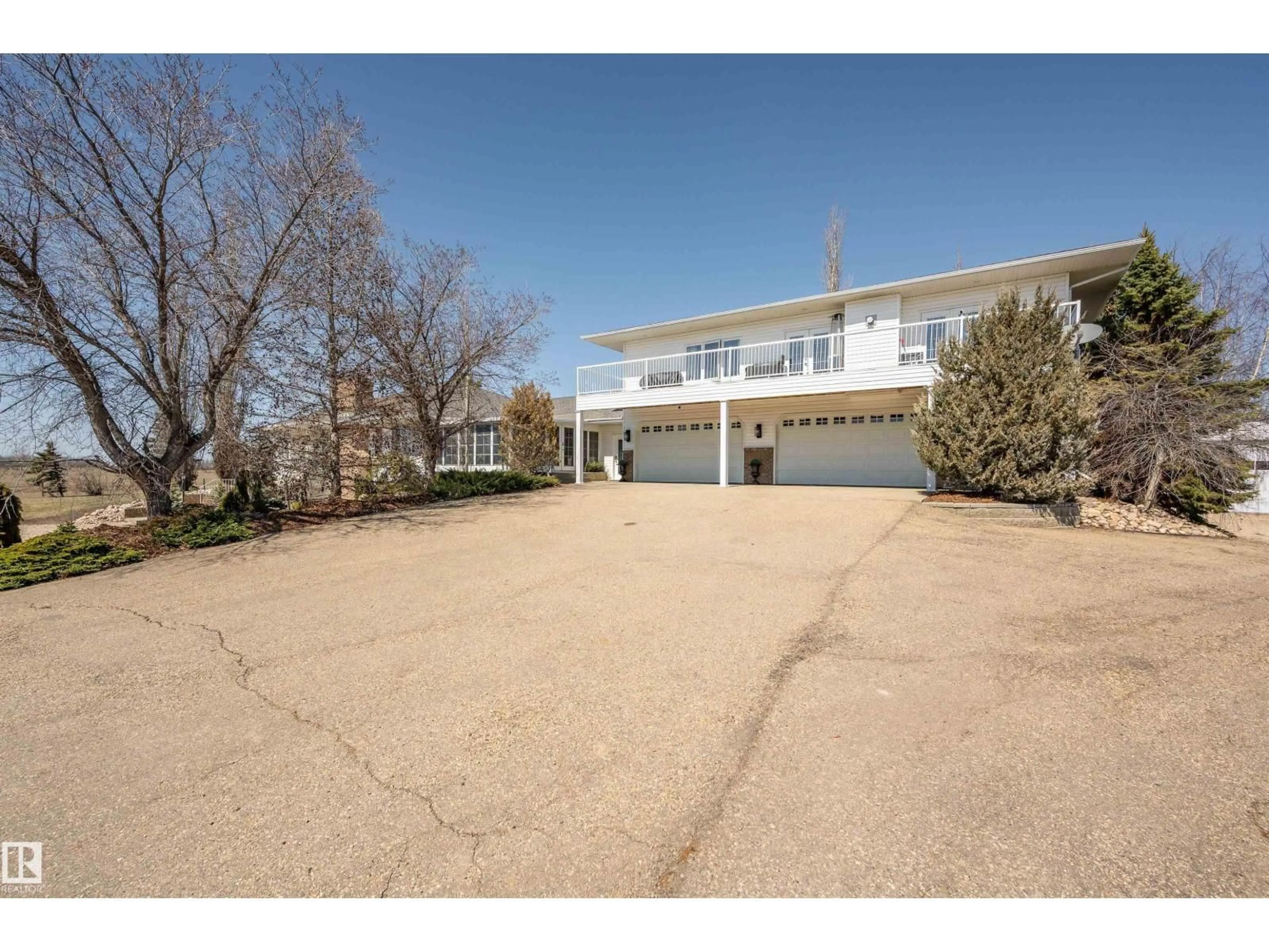 A pic from outside/outdoor area/front of a property/back of a property/a pic from drone, street for 54522 RGE ROAD 255, Rural Sturgeon County Alberta T8T0V1