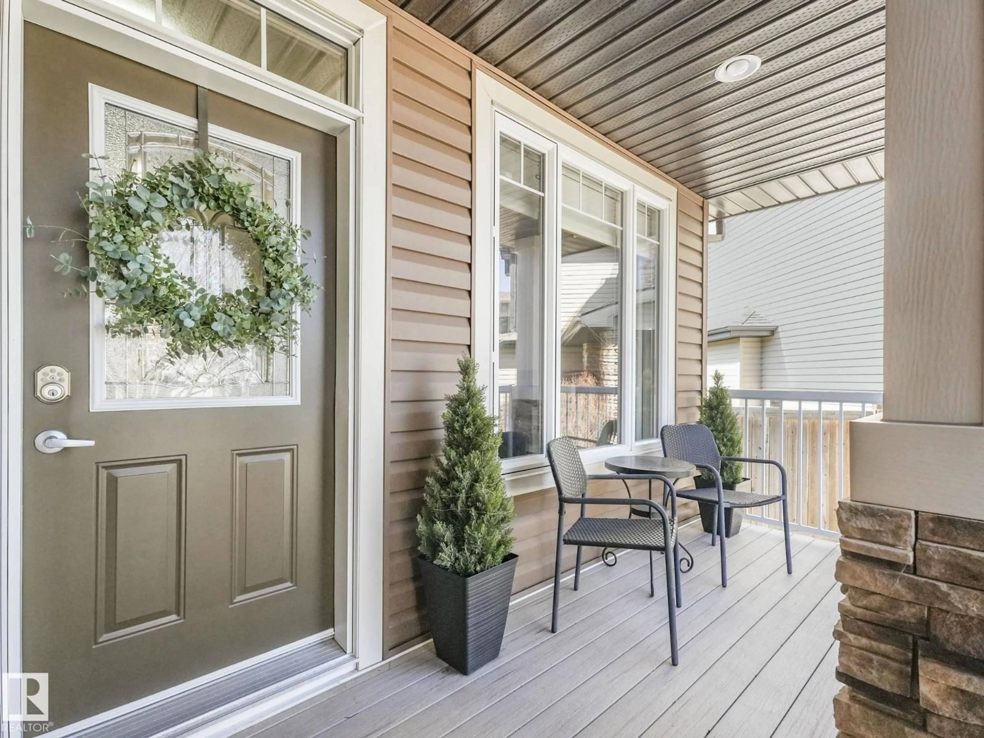 Indoor entryway for 10 BRASSARD CO, Beaumont Alberta T4X0E7