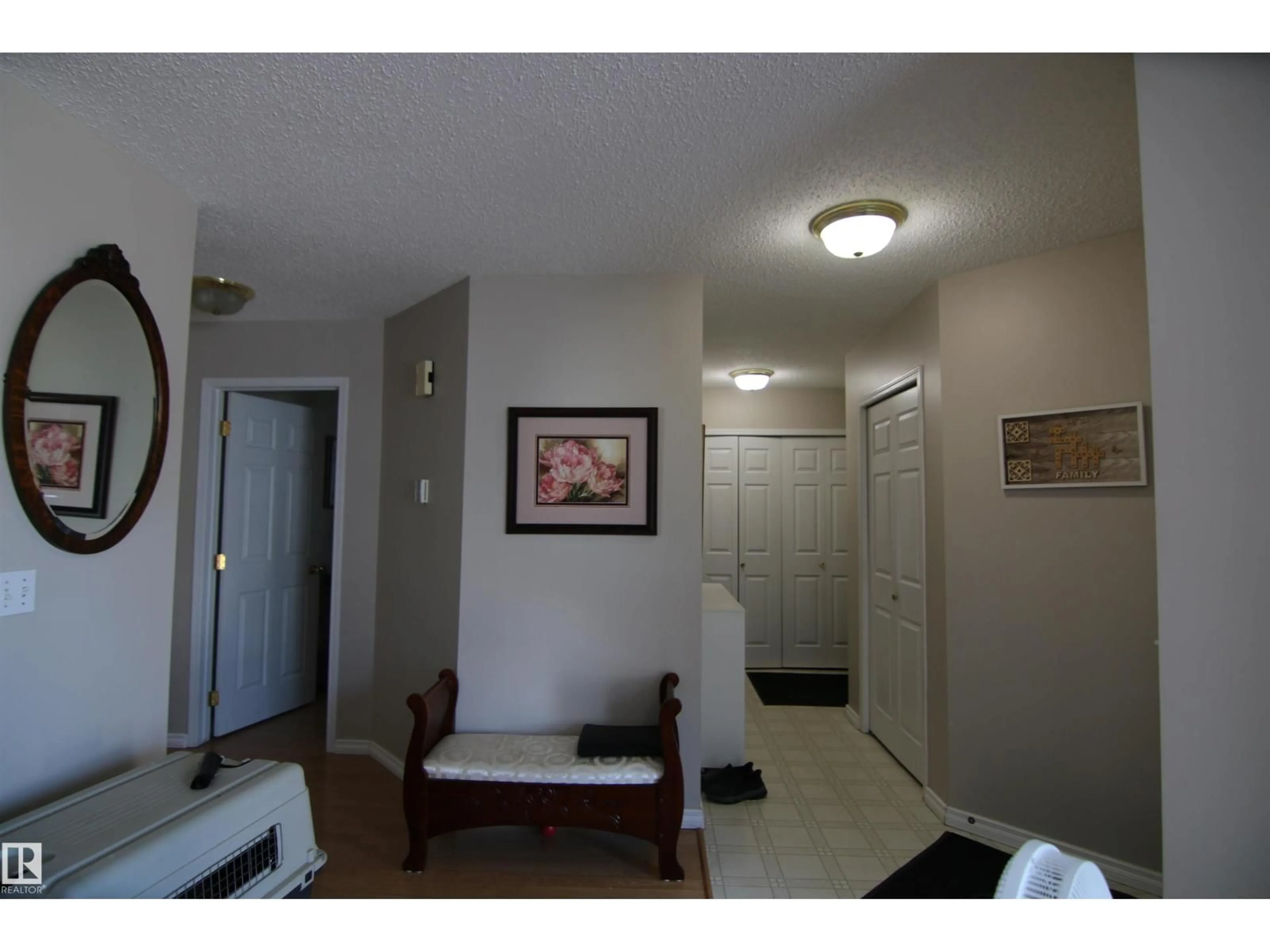 Indoor entryway for 1 CENTURY VILLAS CL, Fort Saskatchewan Alberta T8L4G1