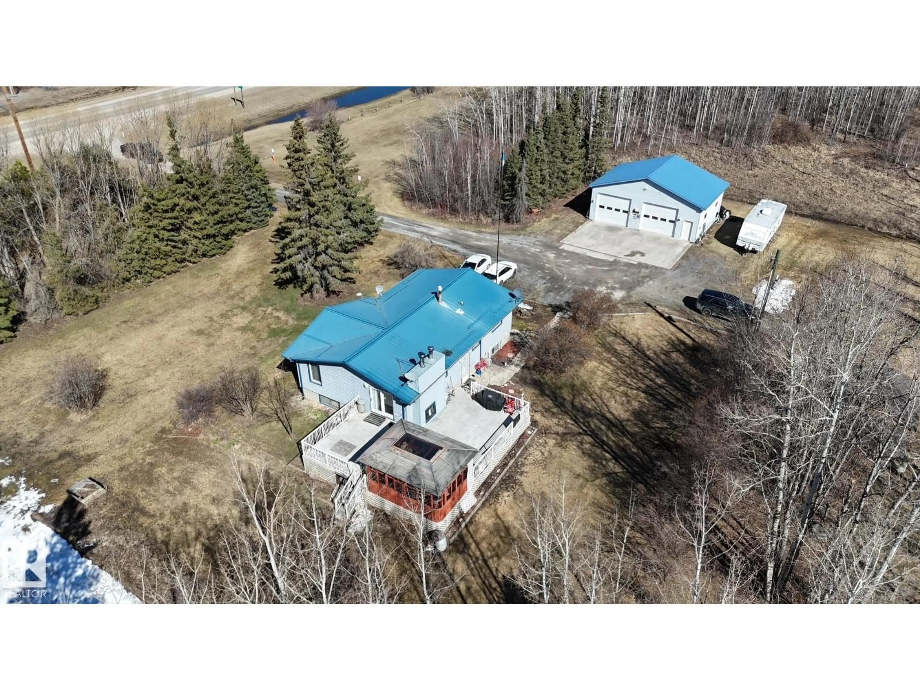 A pic from outside/outdoor area/front of a property/back of a property/a pic from drone, building for 49501 HWY 22, Rural Brazeau County Alberta T0E1Z0