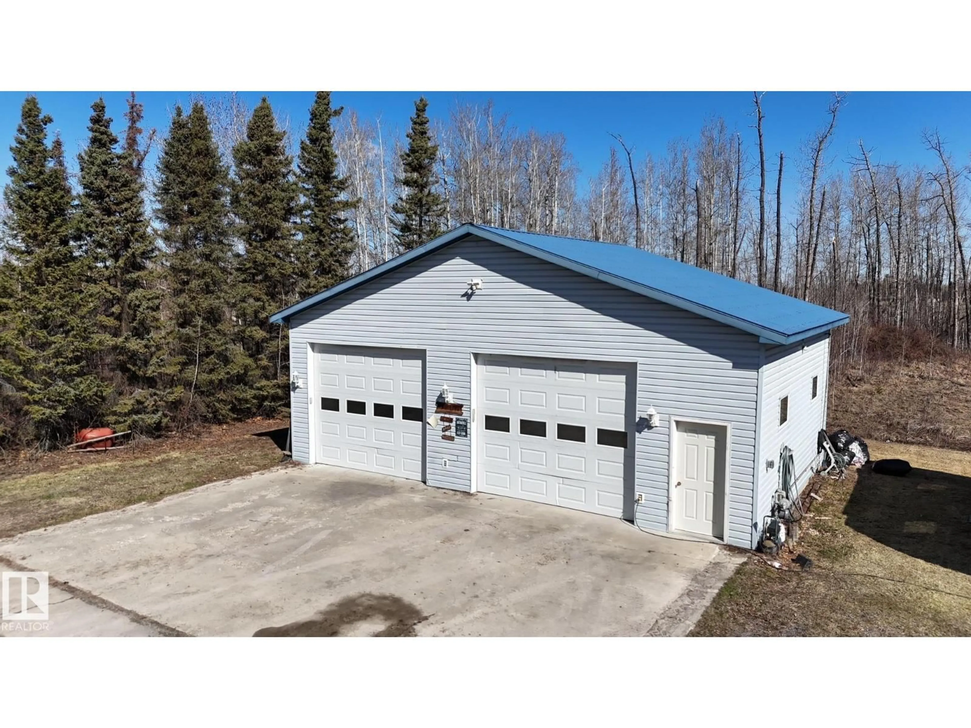 Indoor garage for 49501 HWY 22, Rural Brazeau County Alberta T0E1Z0