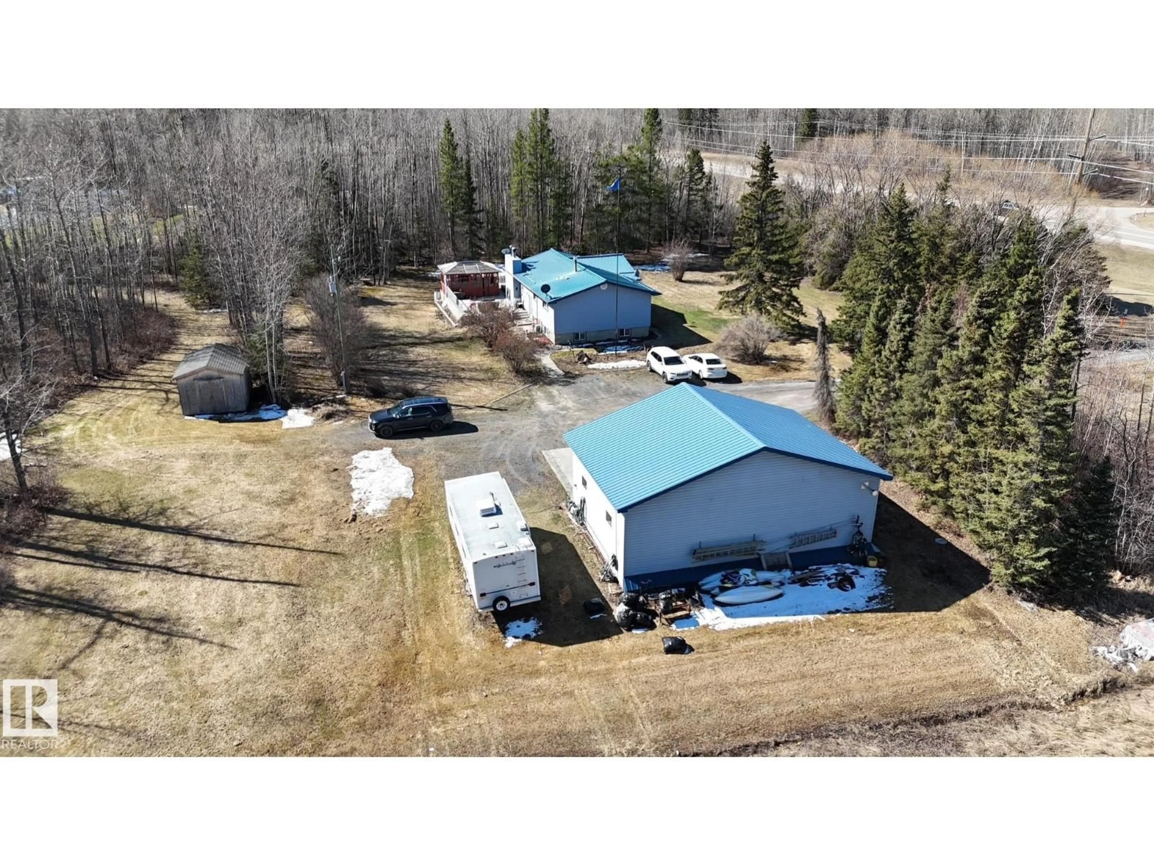 A pic from outside/outdoor area/front of a property/back of a property/a pic from drone, building for 49501 HWY 22, Rural Brazeau County Alberta T0E1Z0