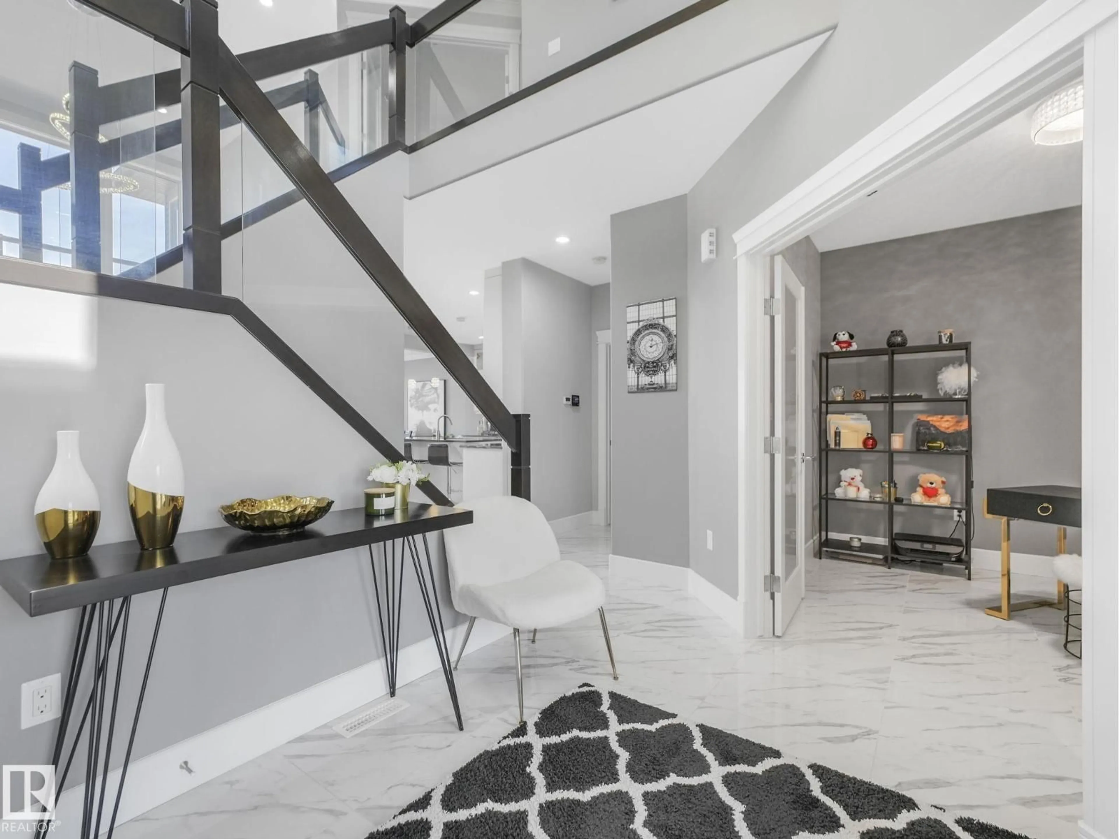 Indoor entryway for 7532 173 AV, Edmonton Alberta T5Z0J6