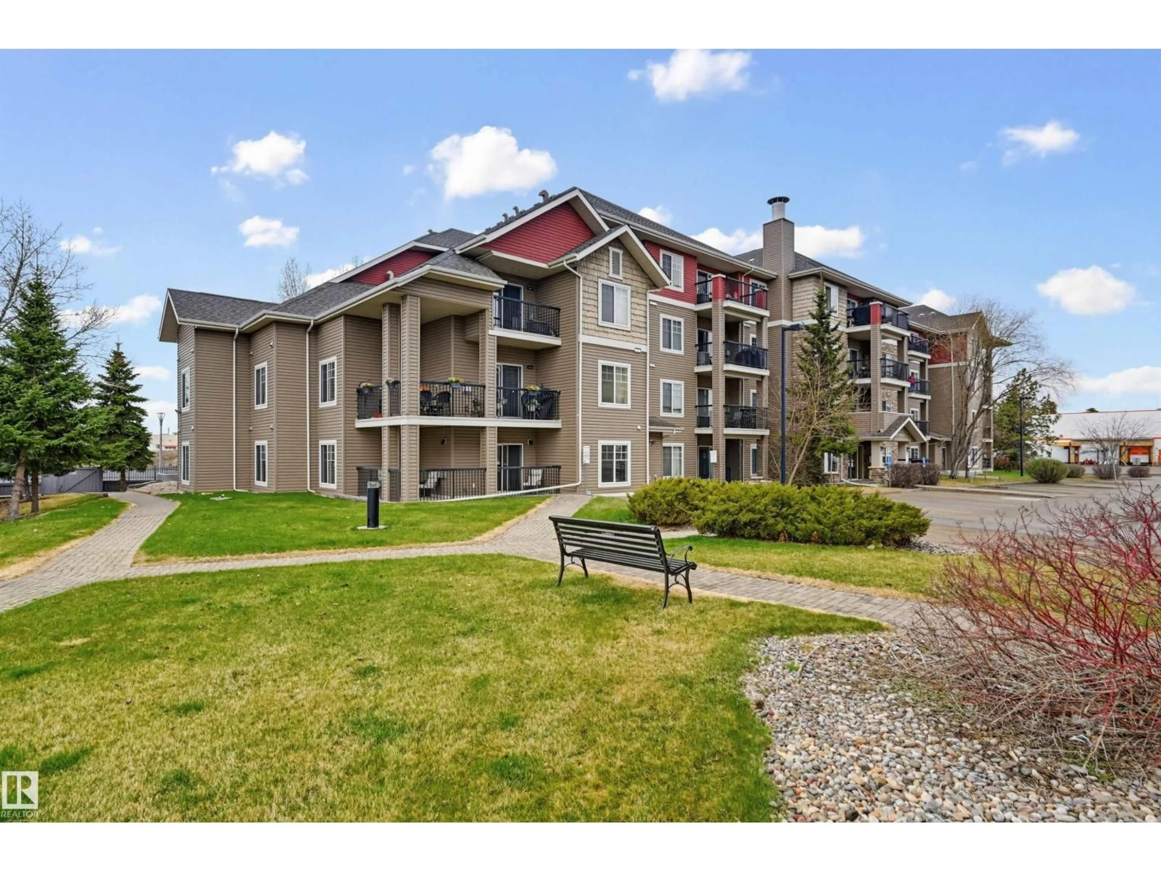Patio, unknown for 121 17415 99 AV, Edmonton Alberta T5T0W8