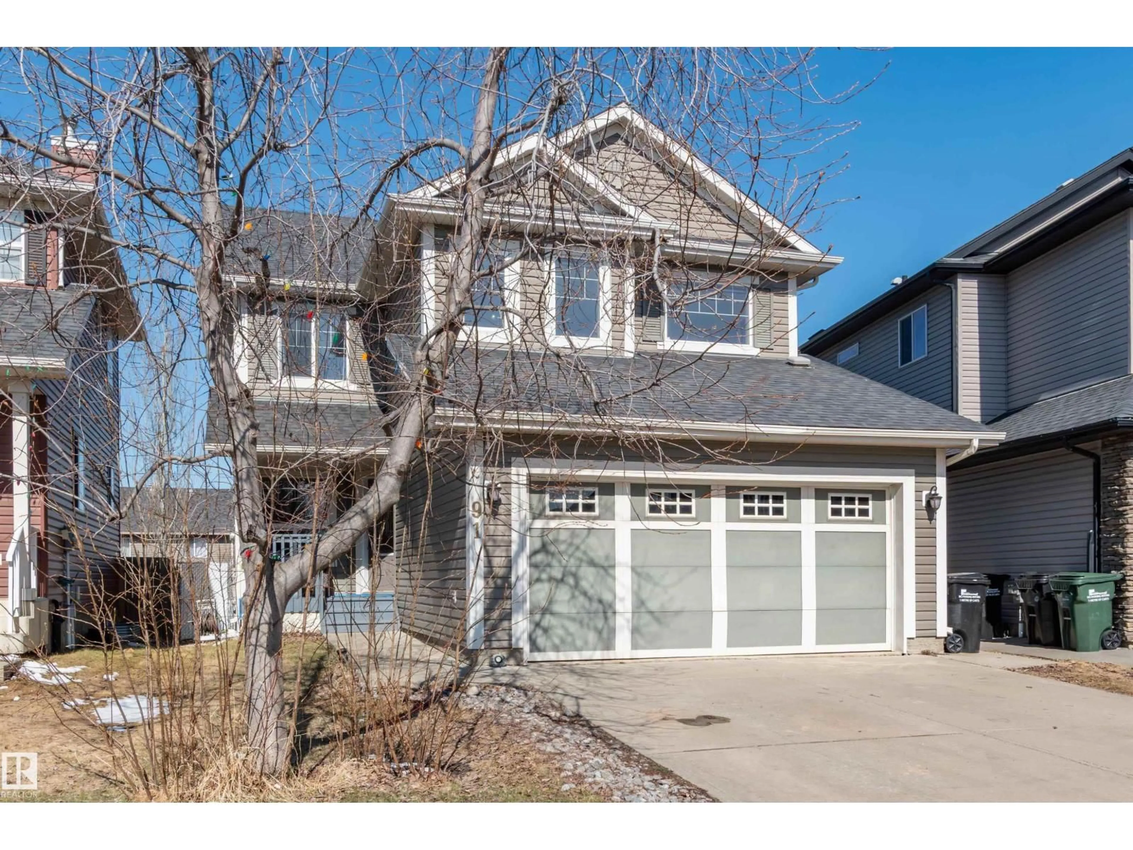 Home with vinyl exterior material, street for 91 APPLETON CR, Sherwood Park Alberta T8H0A4