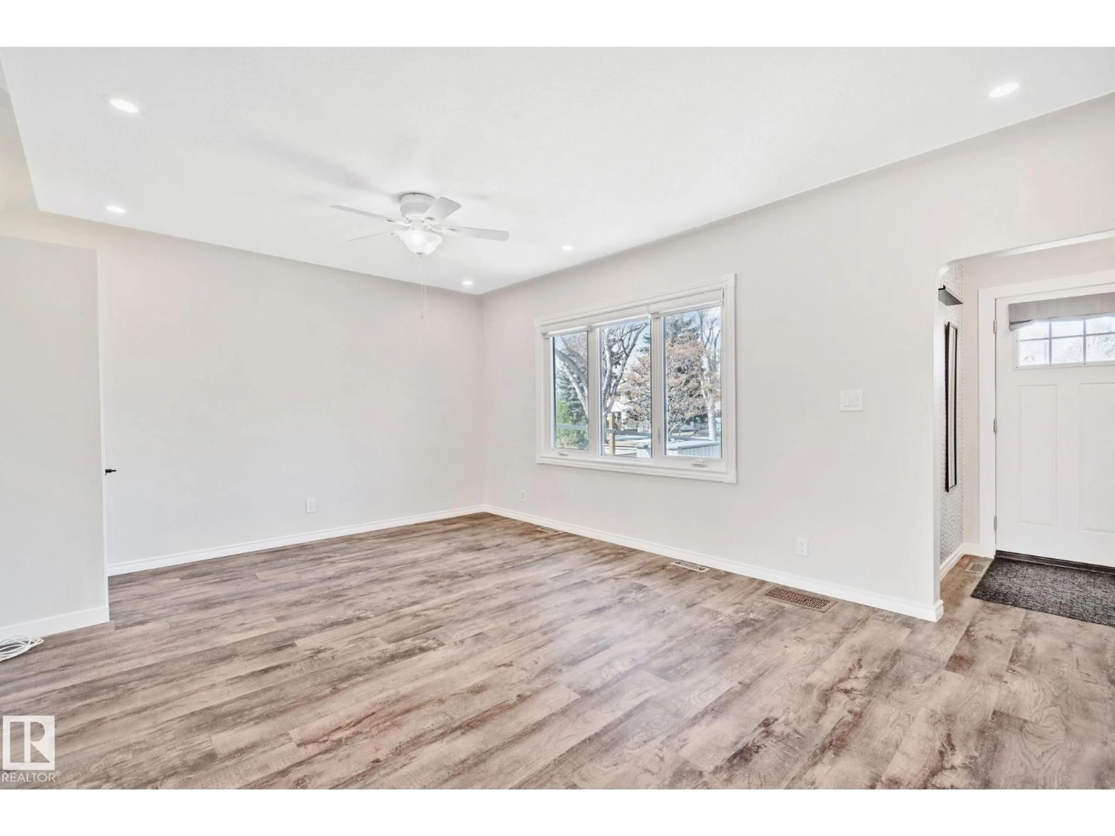 A pic of a room for NW - 13635 108 AV, Edmonton Alberta T5M2C7
