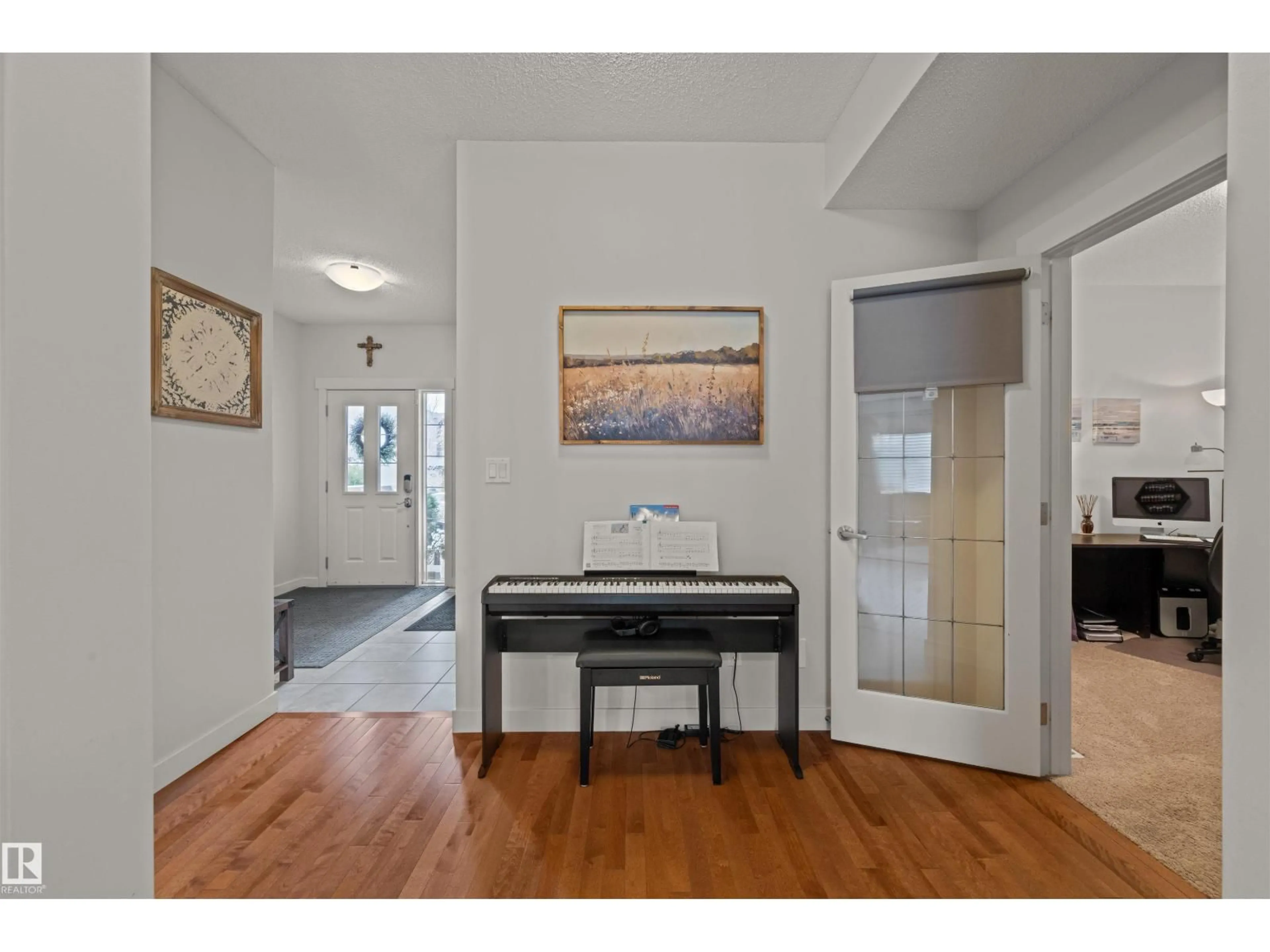 Indoor entryway for 12927 202 ST, Edmonton Alberta T5S0E3