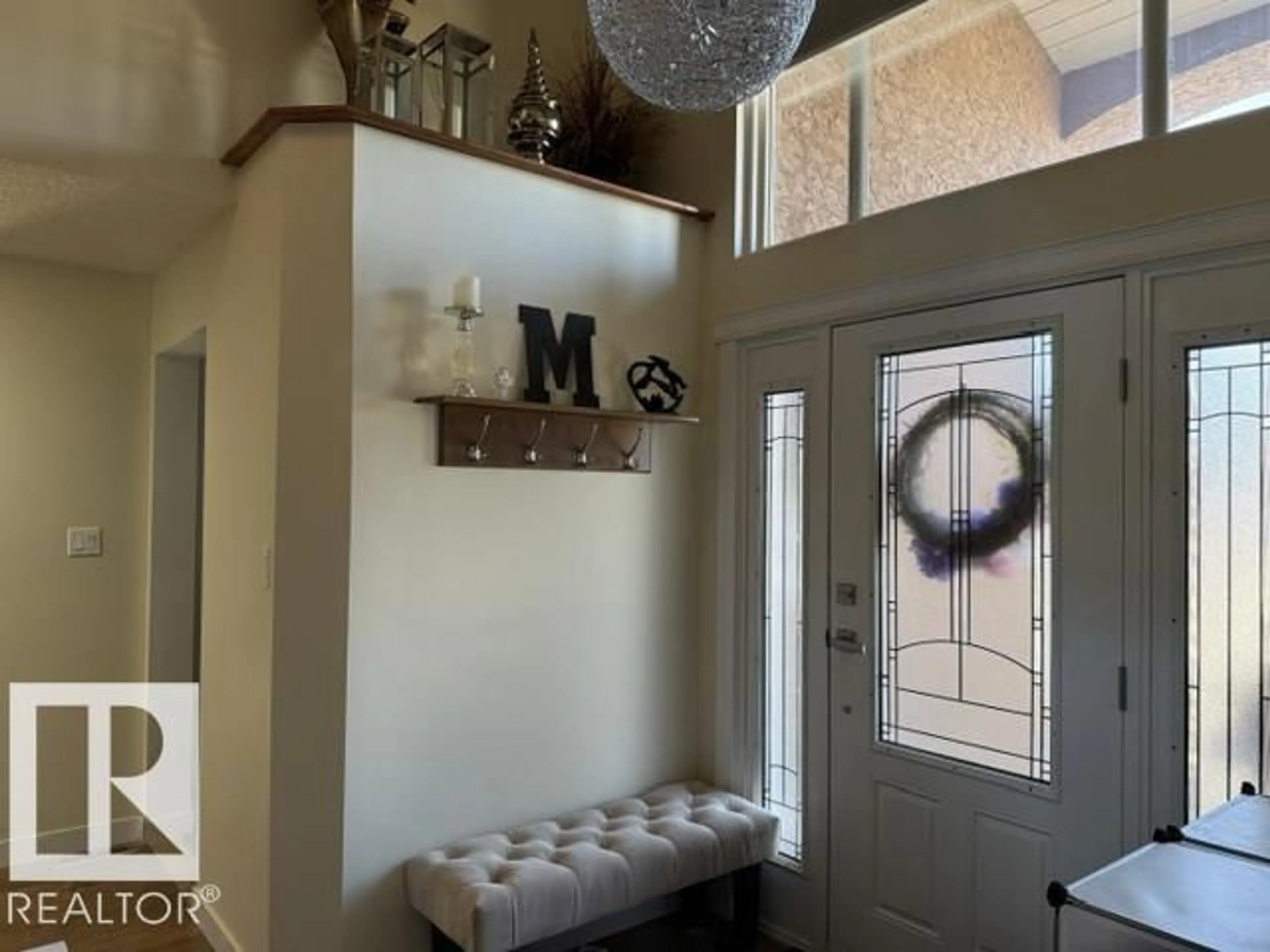 Indoor entryway for 356 WEBER WY, Edmonton Alberta T6M2H2