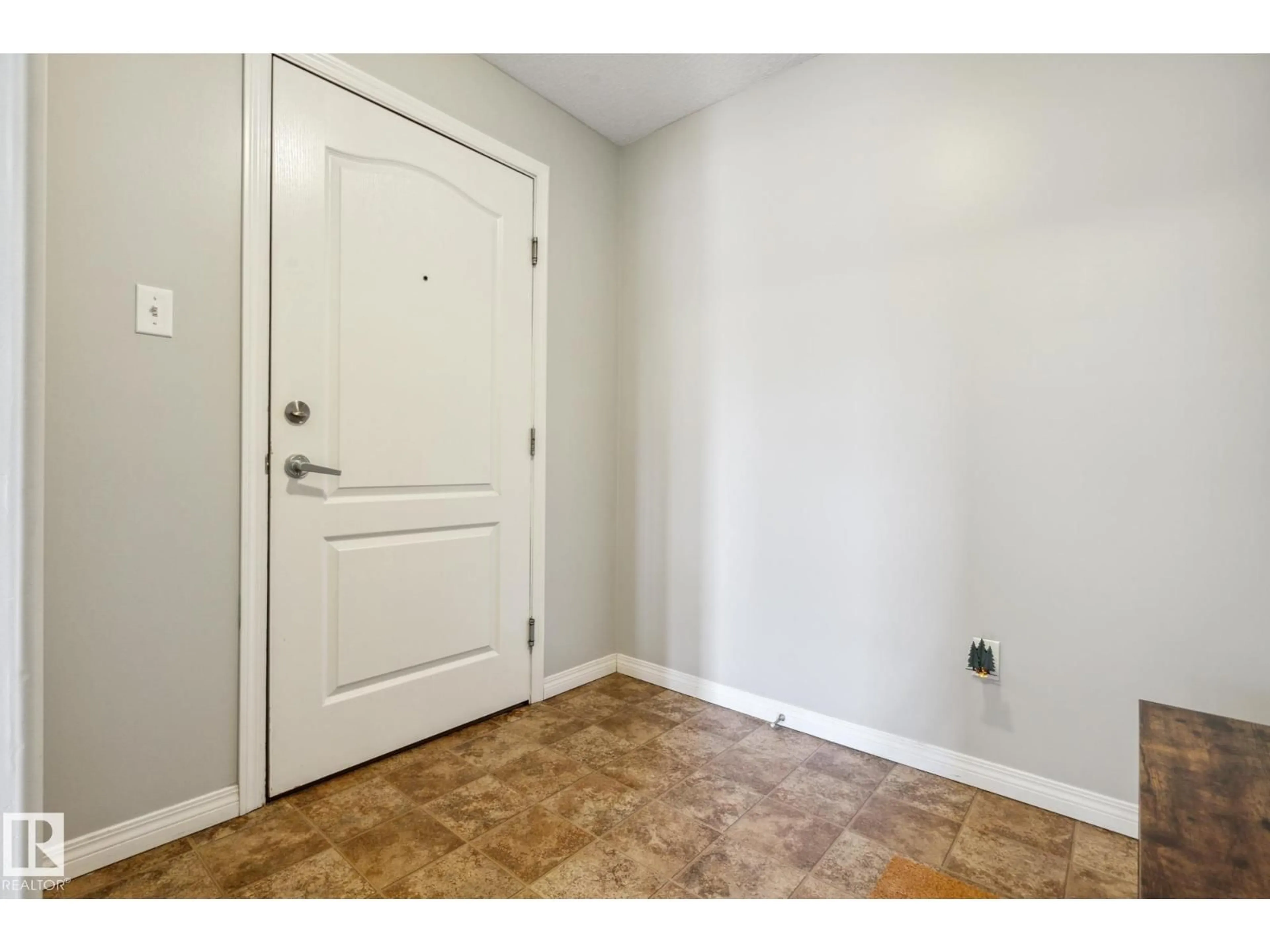 Indoor entryway for 1306 - 330 CLAREVIEW STATION DR, Edmonton Alberta T5Y0E6