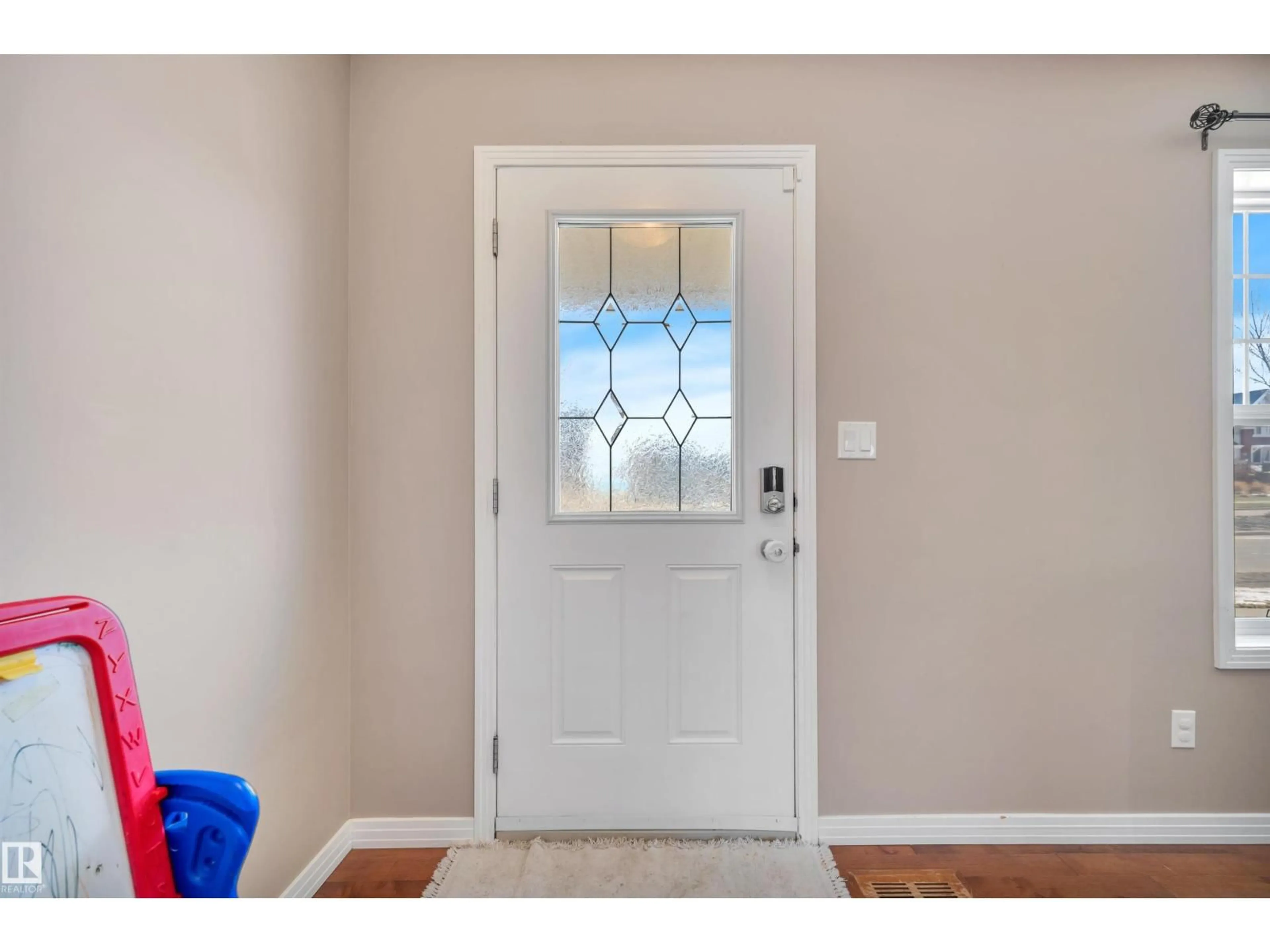 Indoor entryway for 2337 ASPEN TR, Sherwood Park Alberta T8H0G3