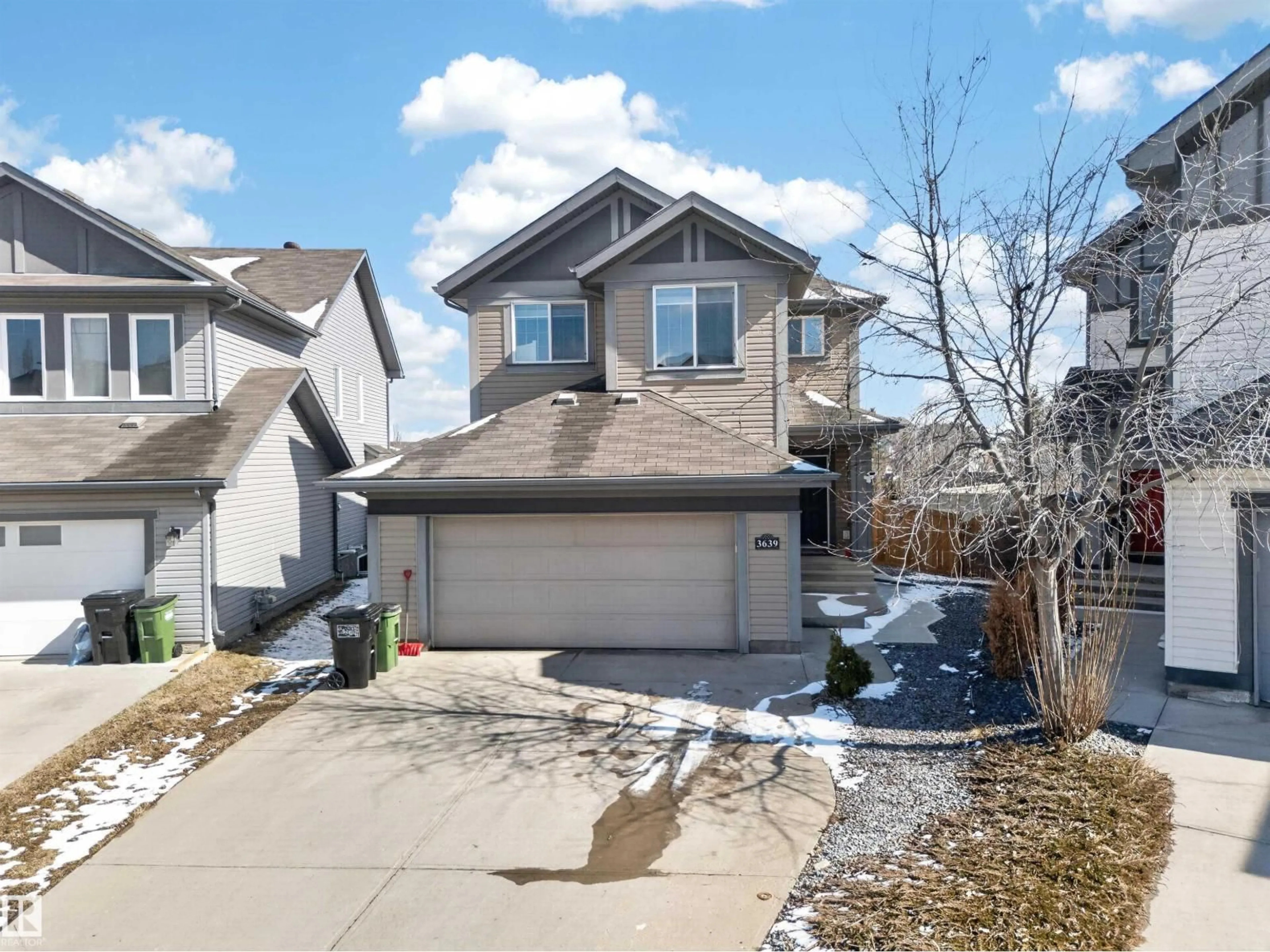 A pic from outside/outdoor area/front of a property/back of a property/a pic from drone, street for 3639 15A ST, Edmonton Alberta T6T0M4