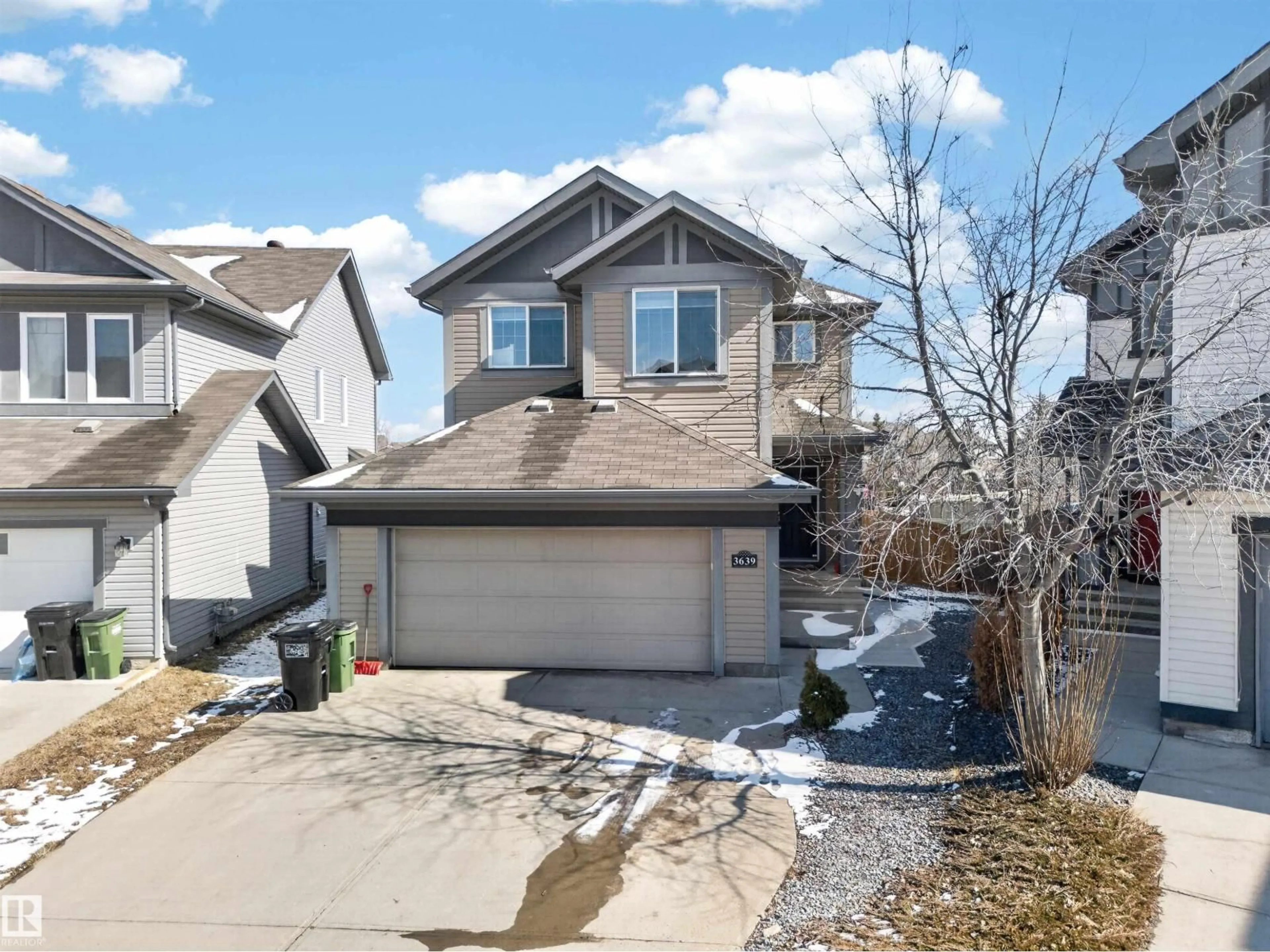 A pic from outside/outdoor area/front of a property/back of a property/a pic from drone, street for 3639 15A ST, Edmonton Alberta T6T0M4