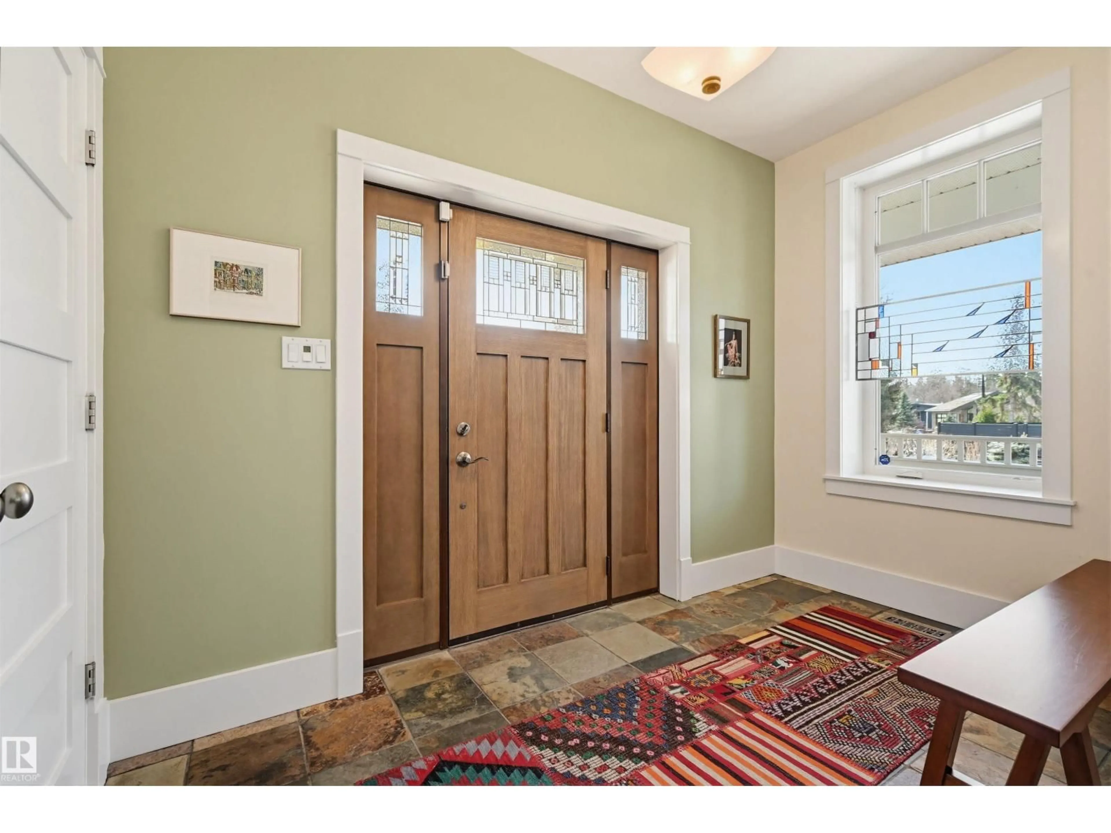 Indoor entryway for 14504 MACKENZIE DR, Edmonton Alberta T5R5V9