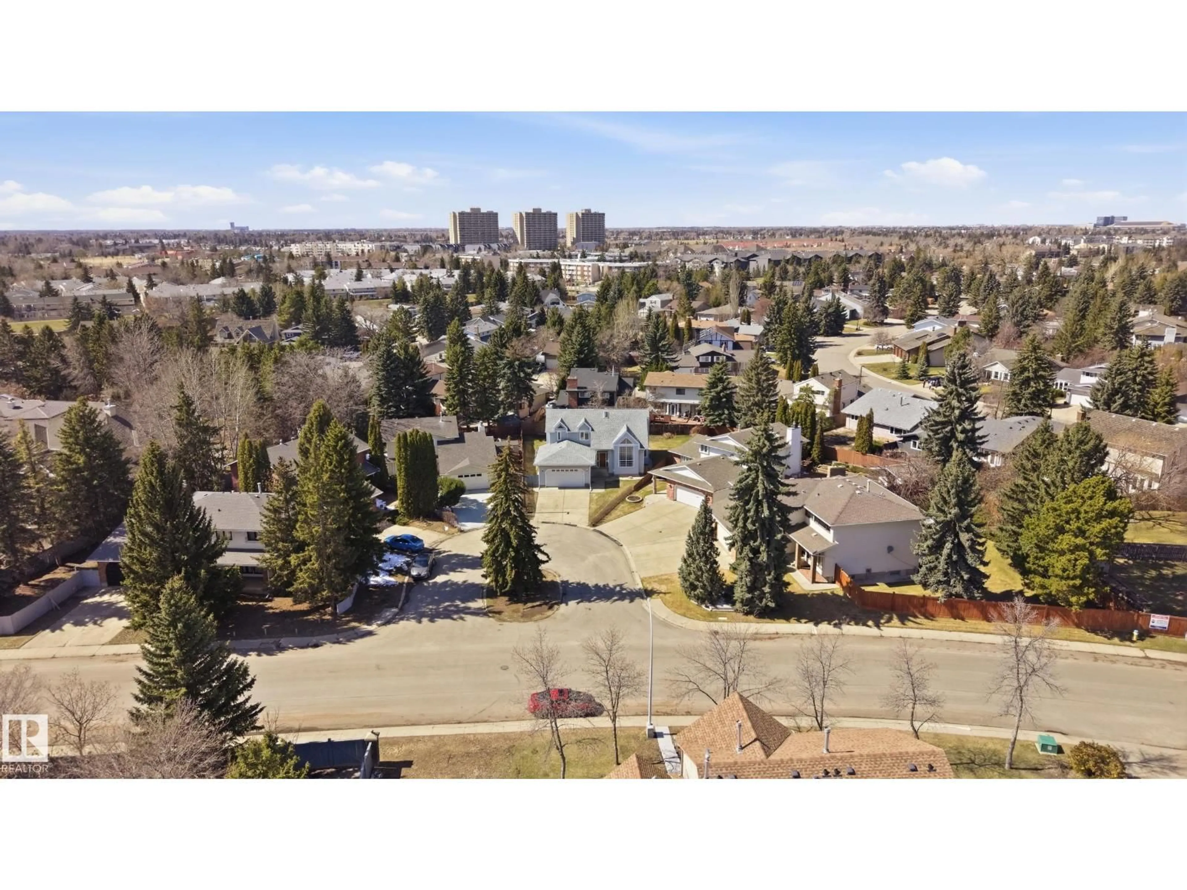 A pic from outside/outdoor area/front of a property/back of a property/a pic from drone, mountain view for 394 WALKER RD, Edmonton Alberta T5T2X2