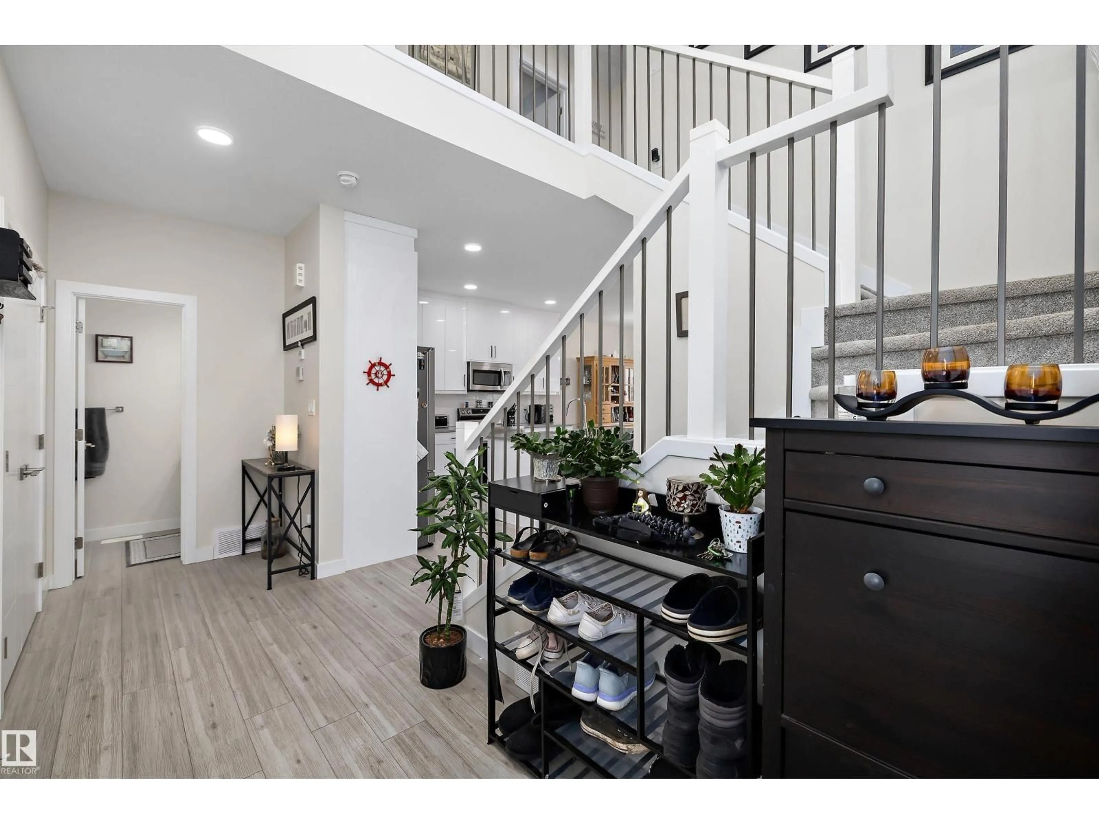 Indoor entryway for 84 WINGATE WY, Fort Saskatchewan Alberta T8L0W7